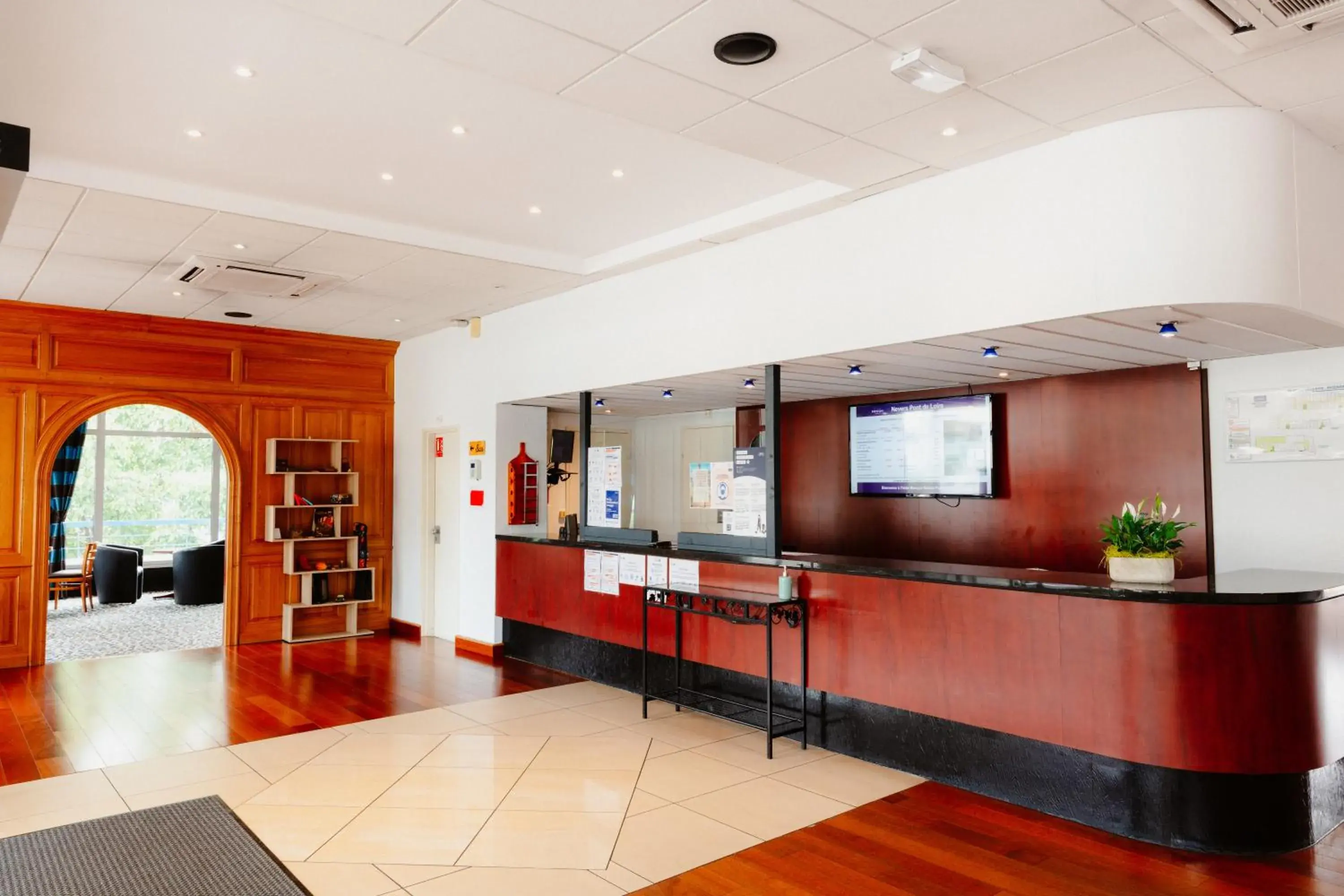 Lobby or reception, Lobby/Reception in Hotel Mercure Nevers Pont de Loire