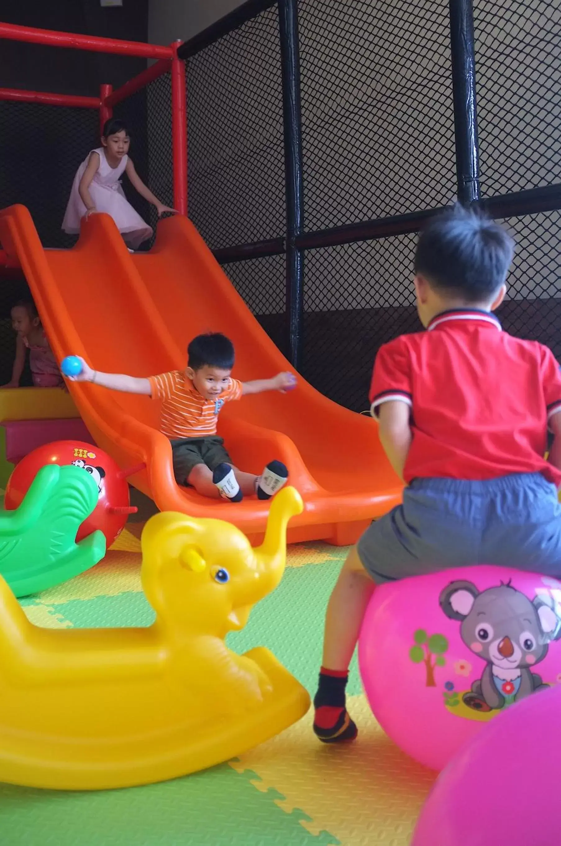 Restaurant/places to eat in Ixora Hotel Penang Restaurant/places to eat in Ixora Hotel Penang