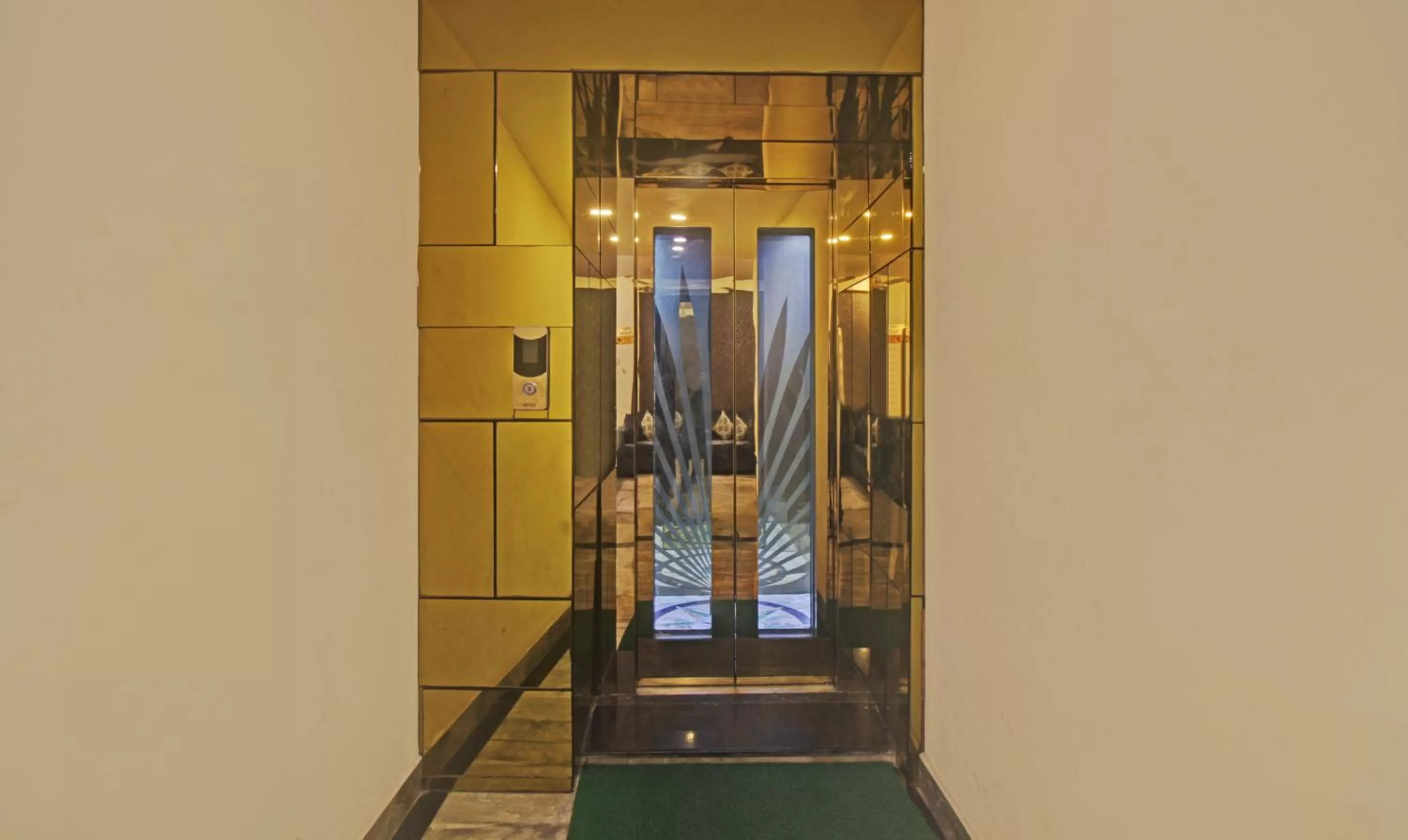 elevator in Treebo The Boss