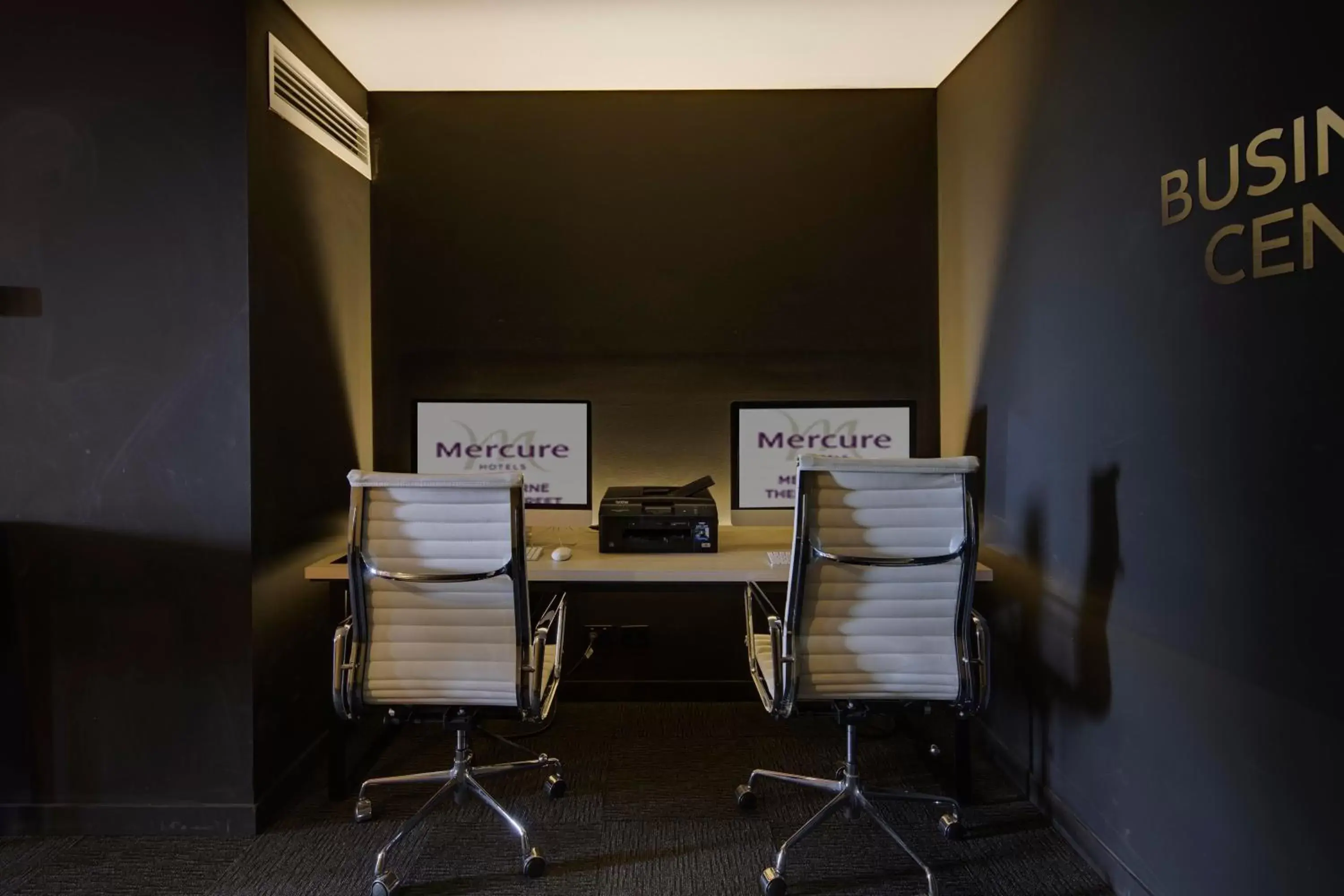 Business facilities, Business Area/Conference Room in Mercure Melbourne Therry Street