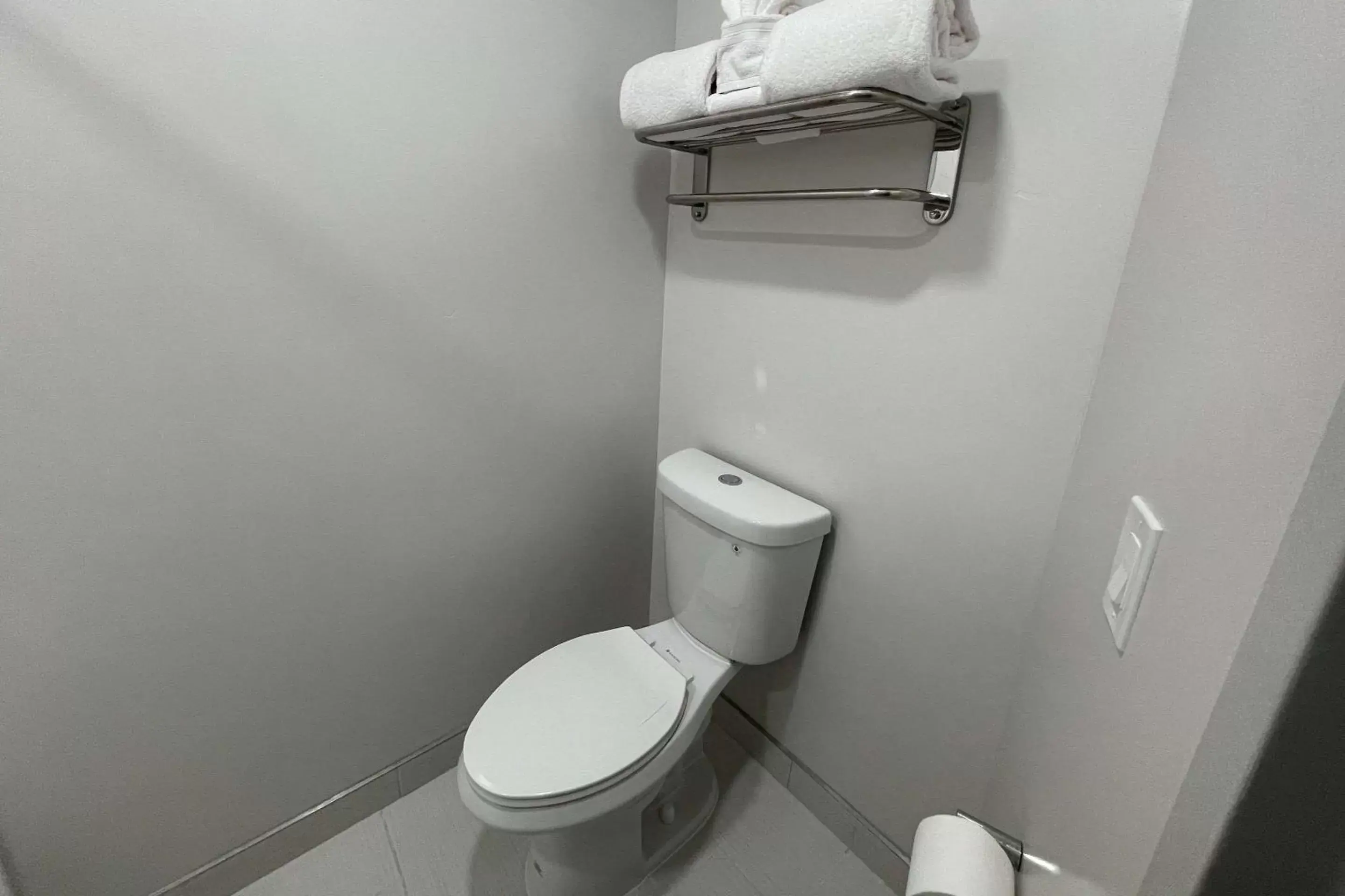 Bedroom, Bathroom in Ramada by Wyndham Salt Lake City Bedroom, Bathroom in Ramada by Wyndham Salt Lake City