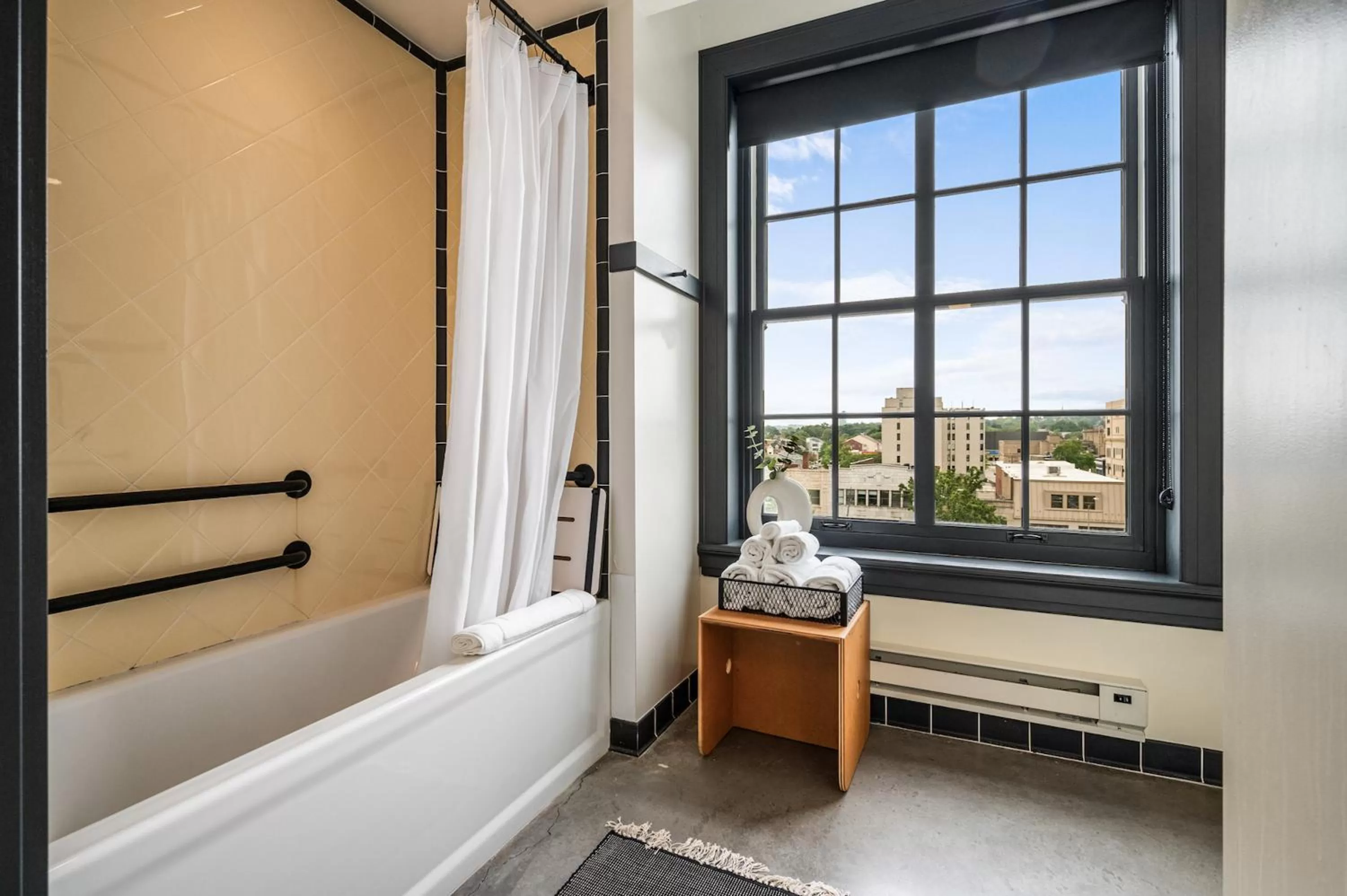 Bath, Bed in The Maverick by Kasa