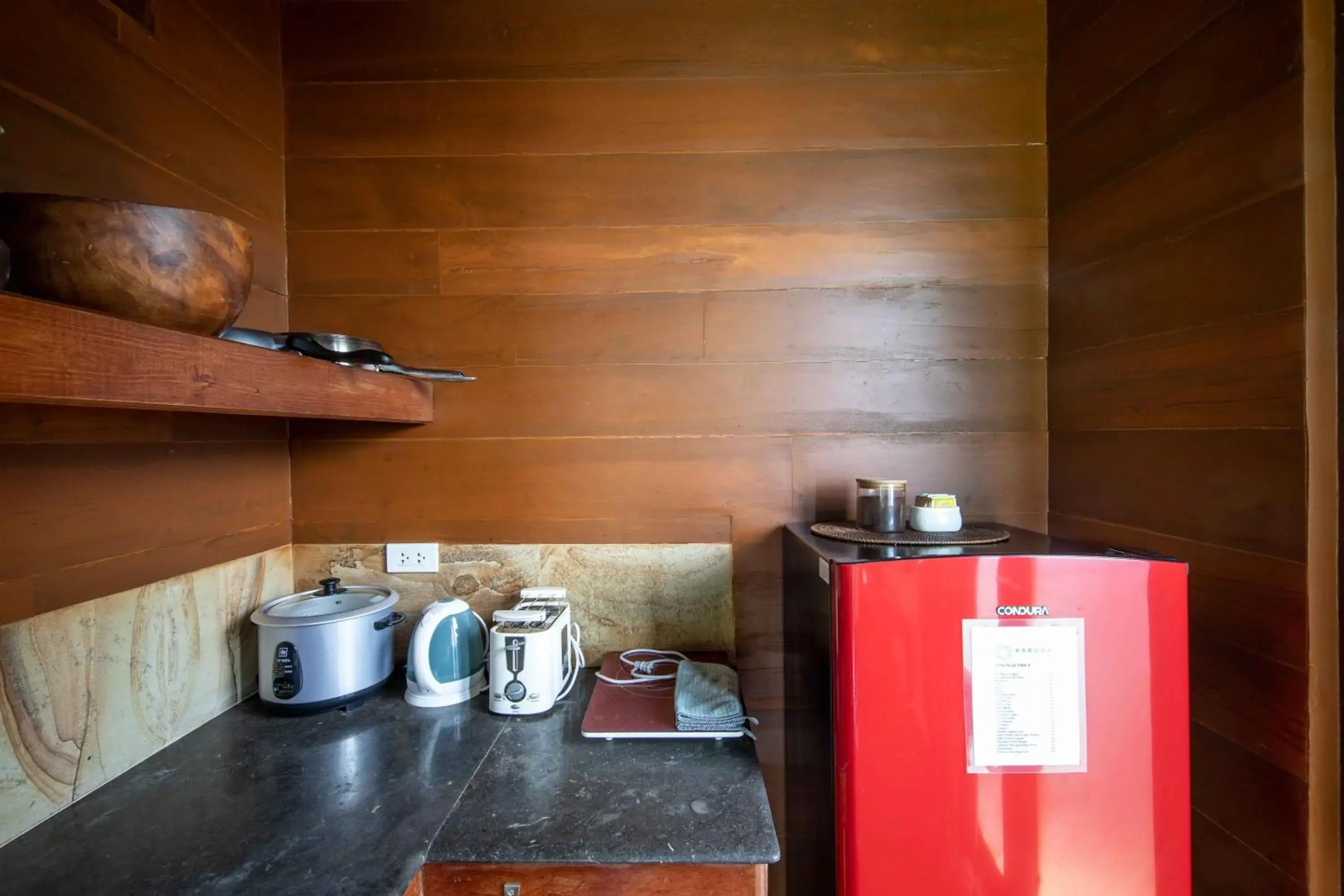 Coffee/tea facilities, Kitchen/Kitchenette in Karuna El Nido Villas