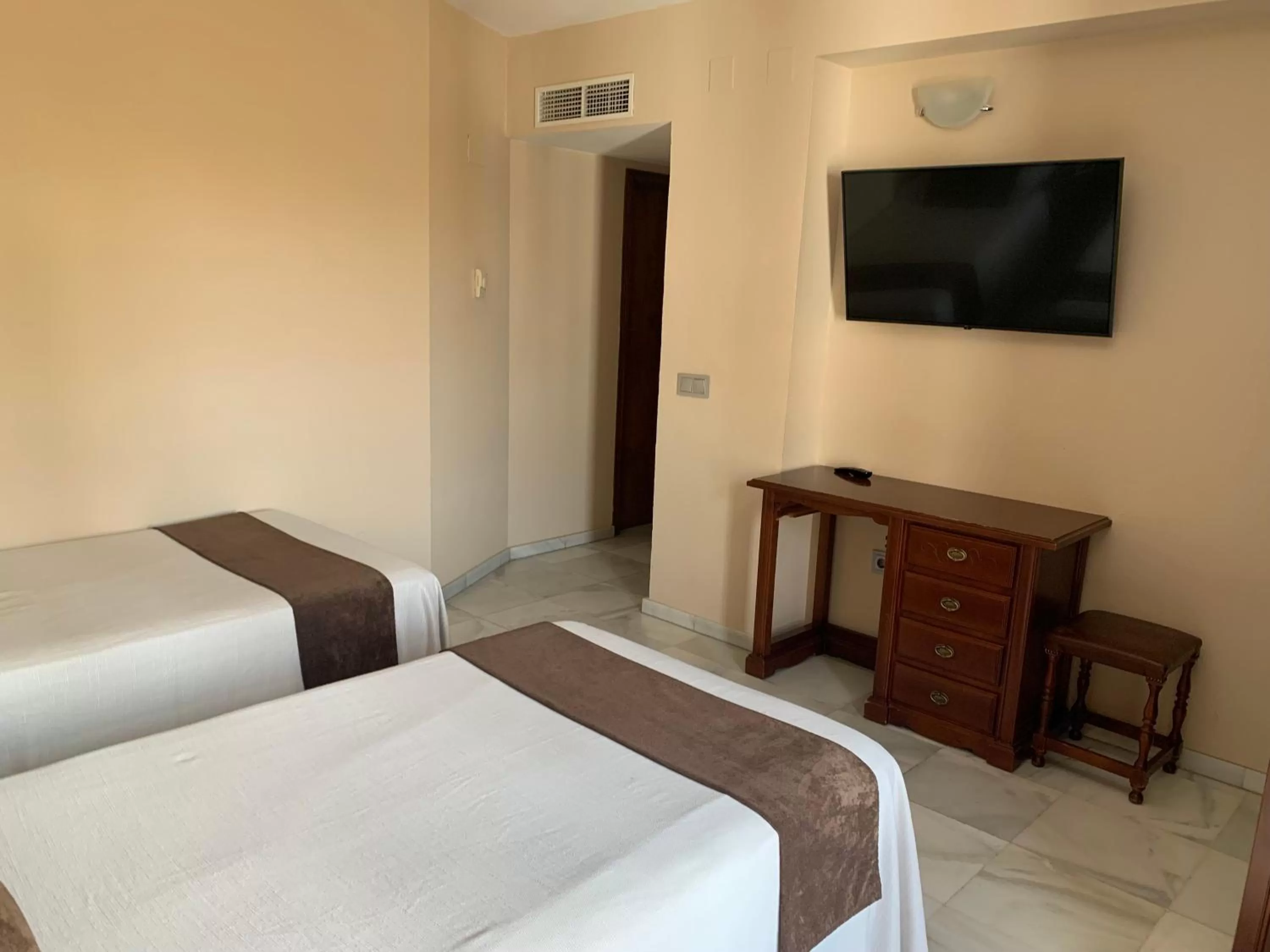 Bedroom, Bed in Hotel Casa Museo de la Mezquita