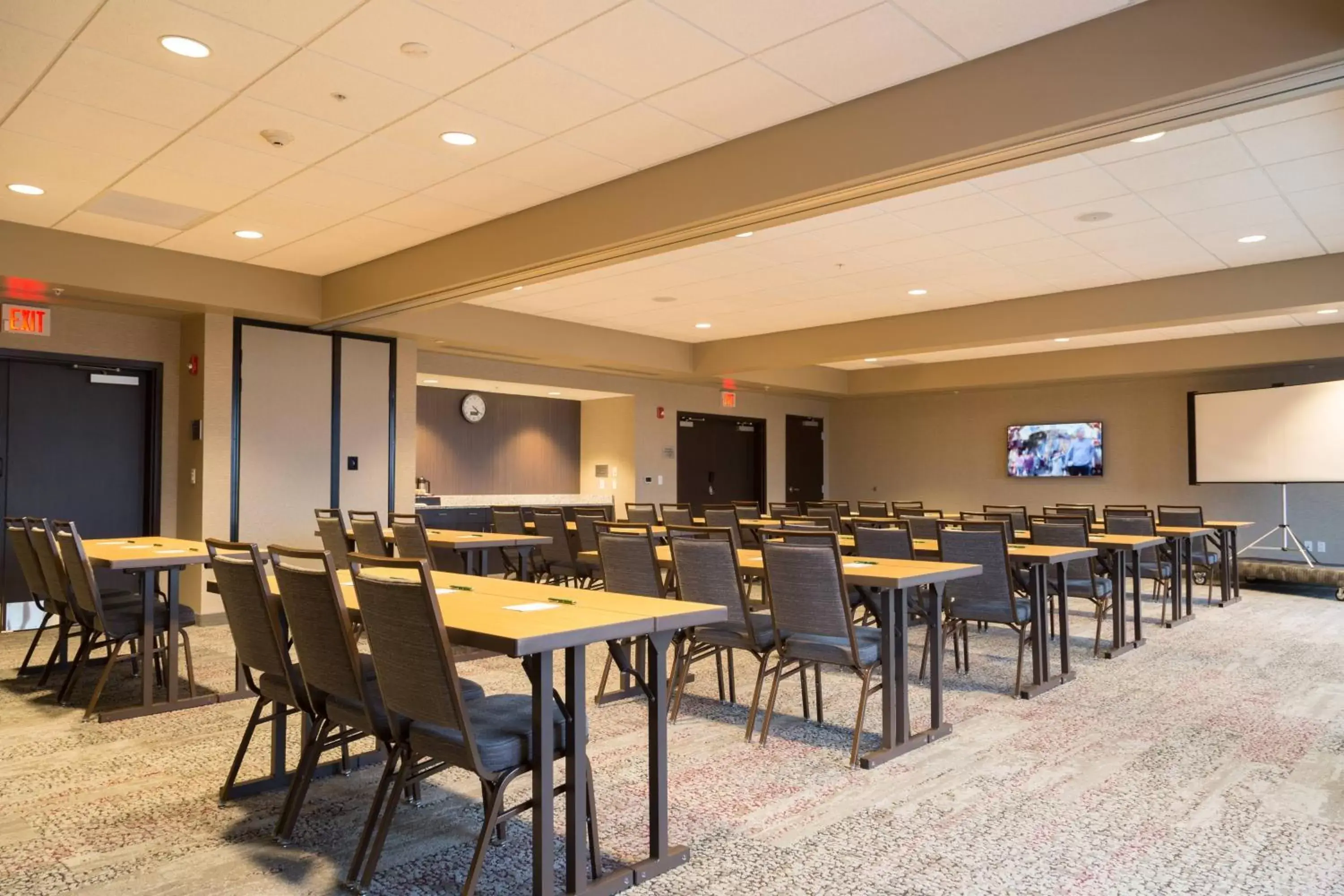 Meeting/conference room, Restaurant/Places to Eat in Courtyard by Marriott Morgantown