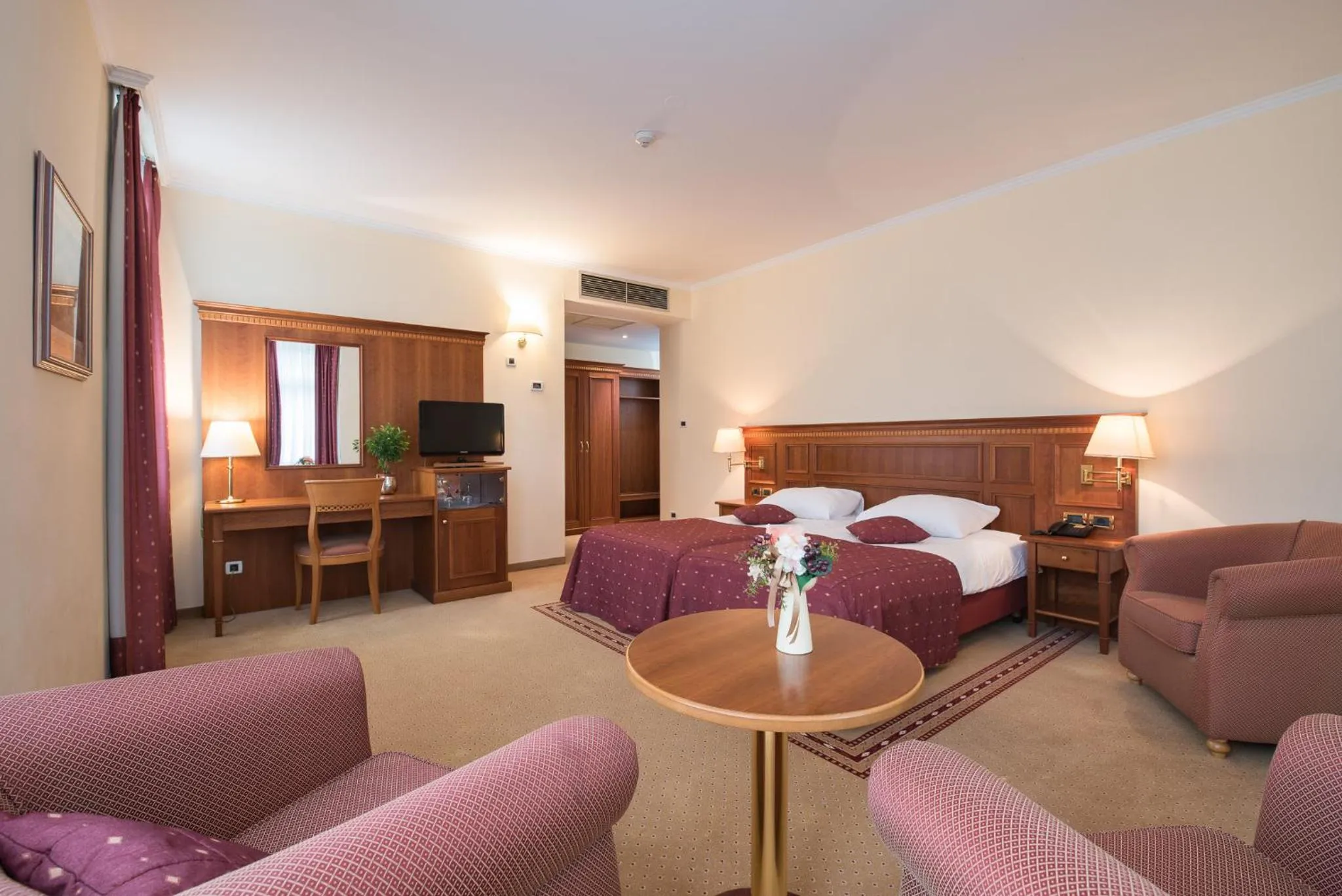 Bed in Boutique Hotel Korana Srakovcic