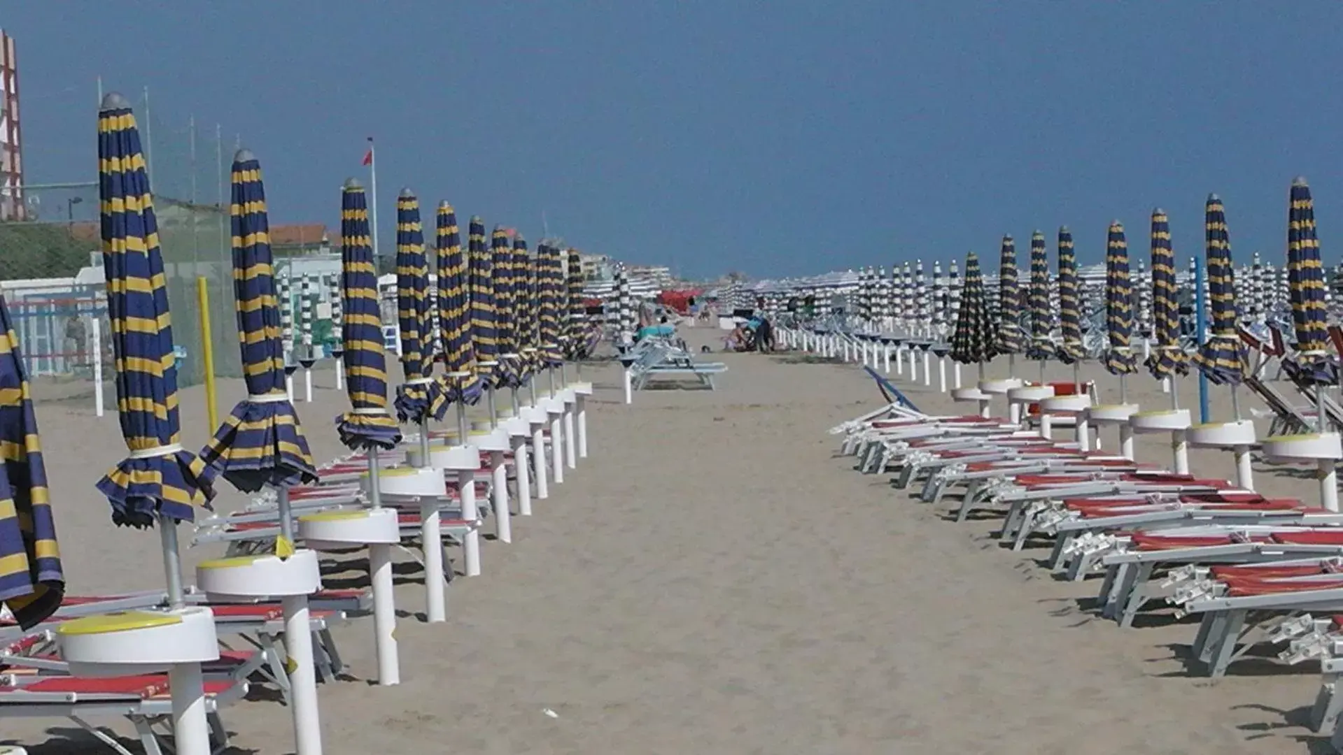 Beach in Hotel Biancaneve Wellness