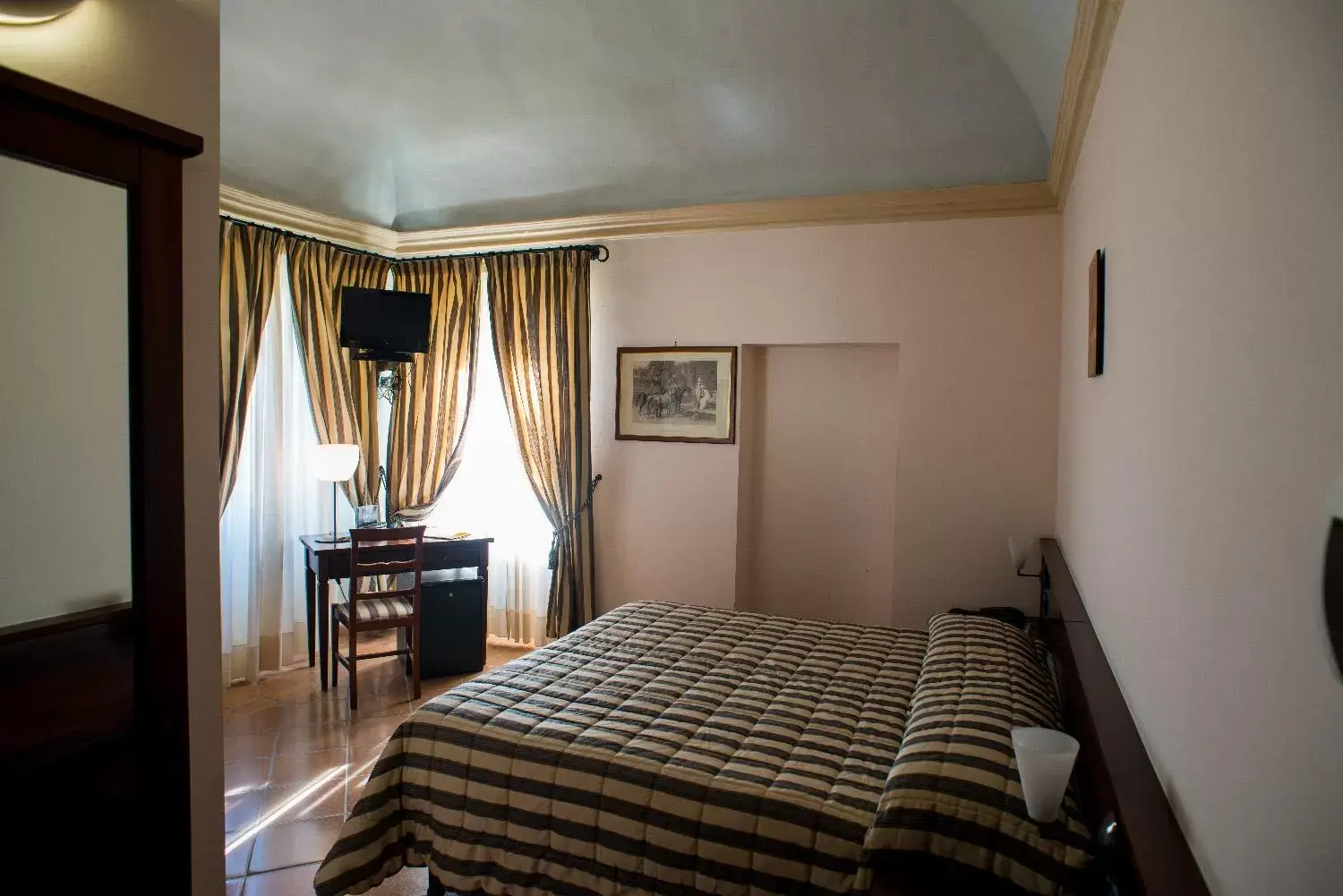 Day, Bed in Hotel San Claudio