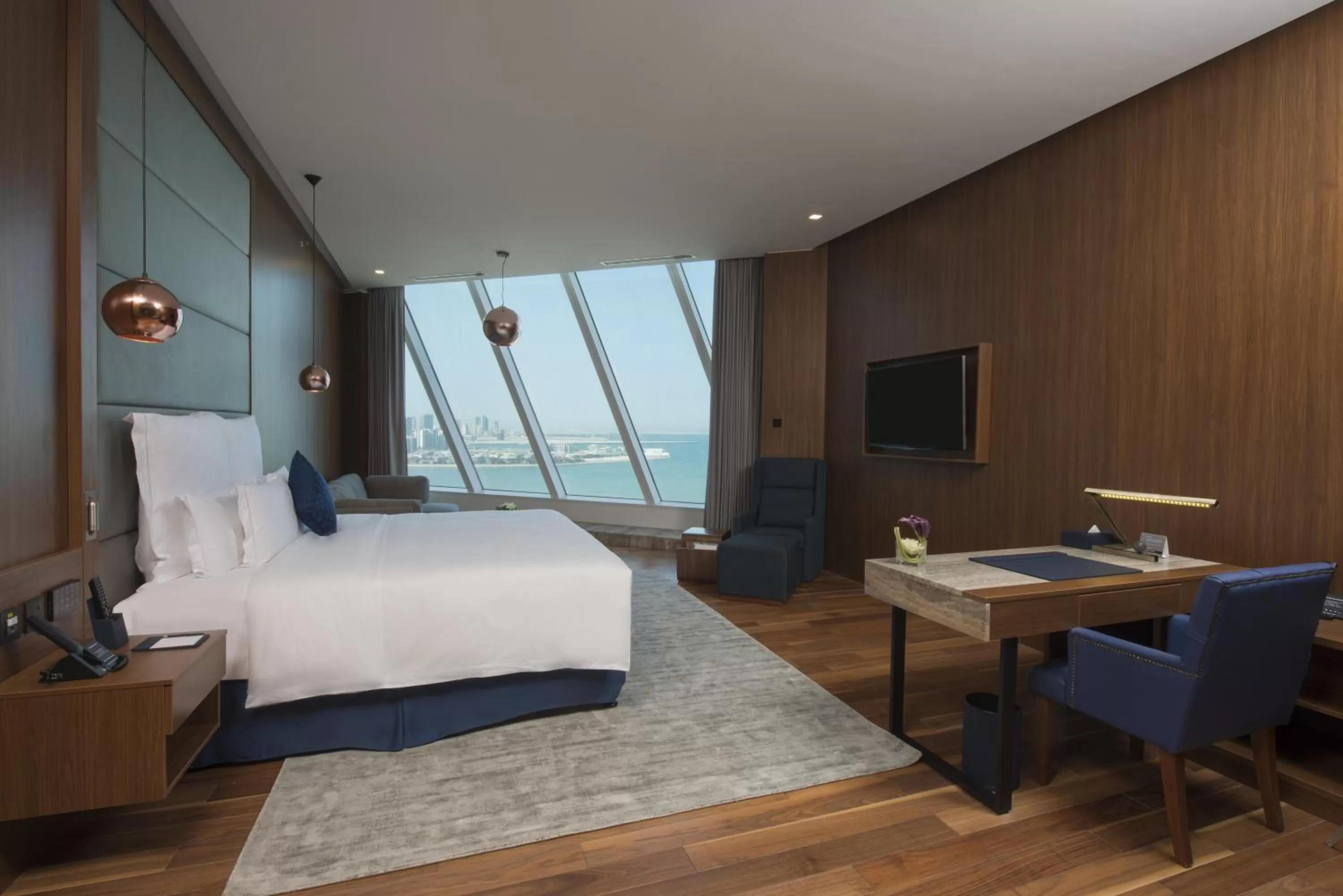 Bedroom, Bed in Wyndham Grand Manama