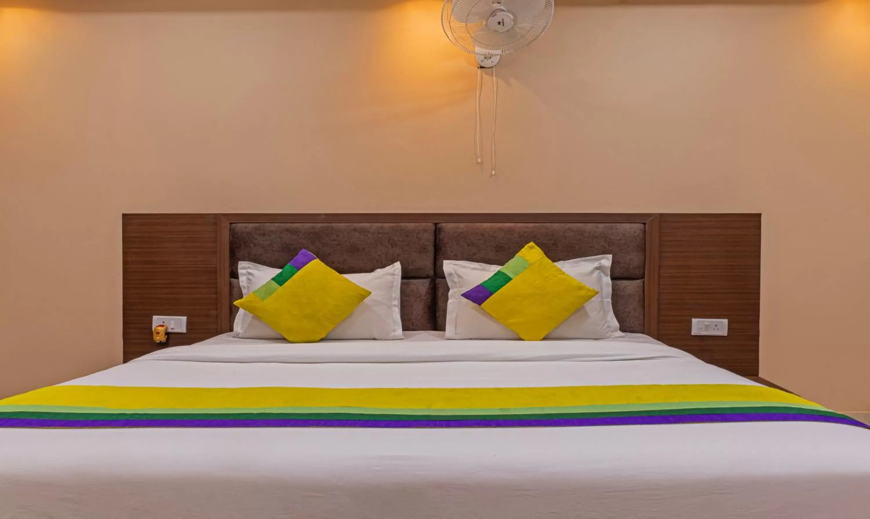 Bed in Itsy Hotels Kashi Grand, BHU Bed in Itsy Hotels Kashi Grand, BHU