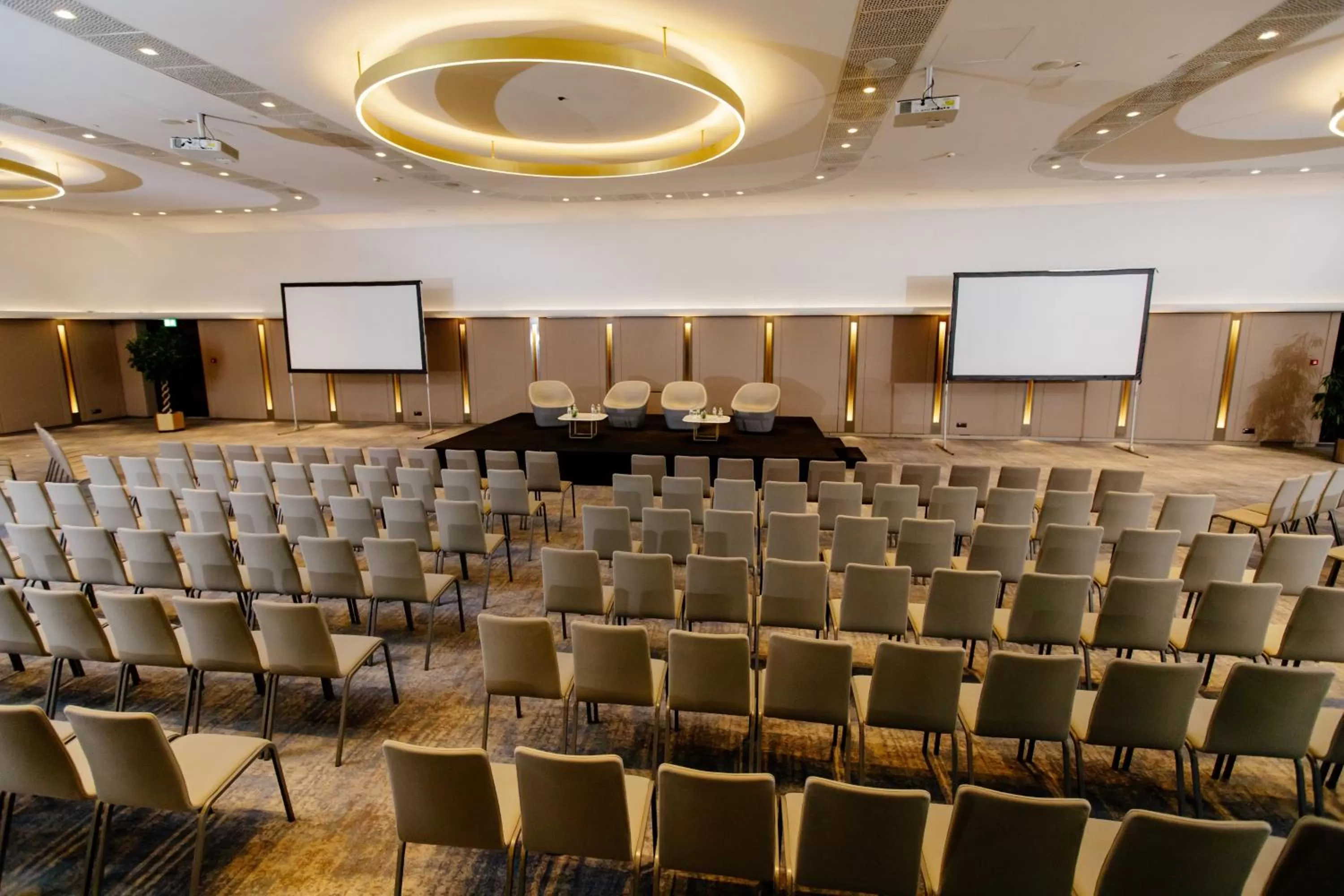 Meeting/conference room in Crowne Plaza Belgrade by IHG
