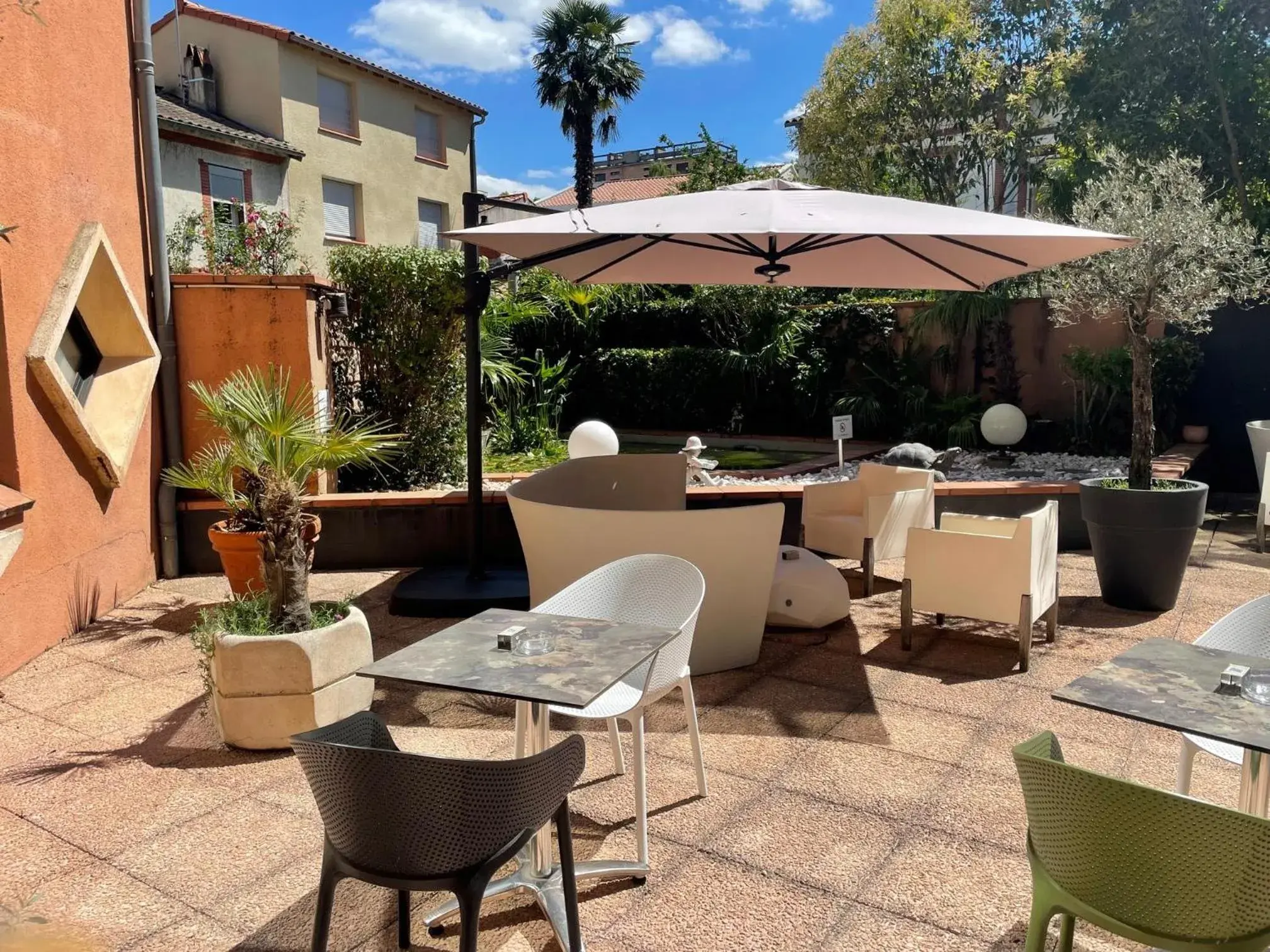 Patio, Patio/Outdoor Area in Hôtel de Brienne