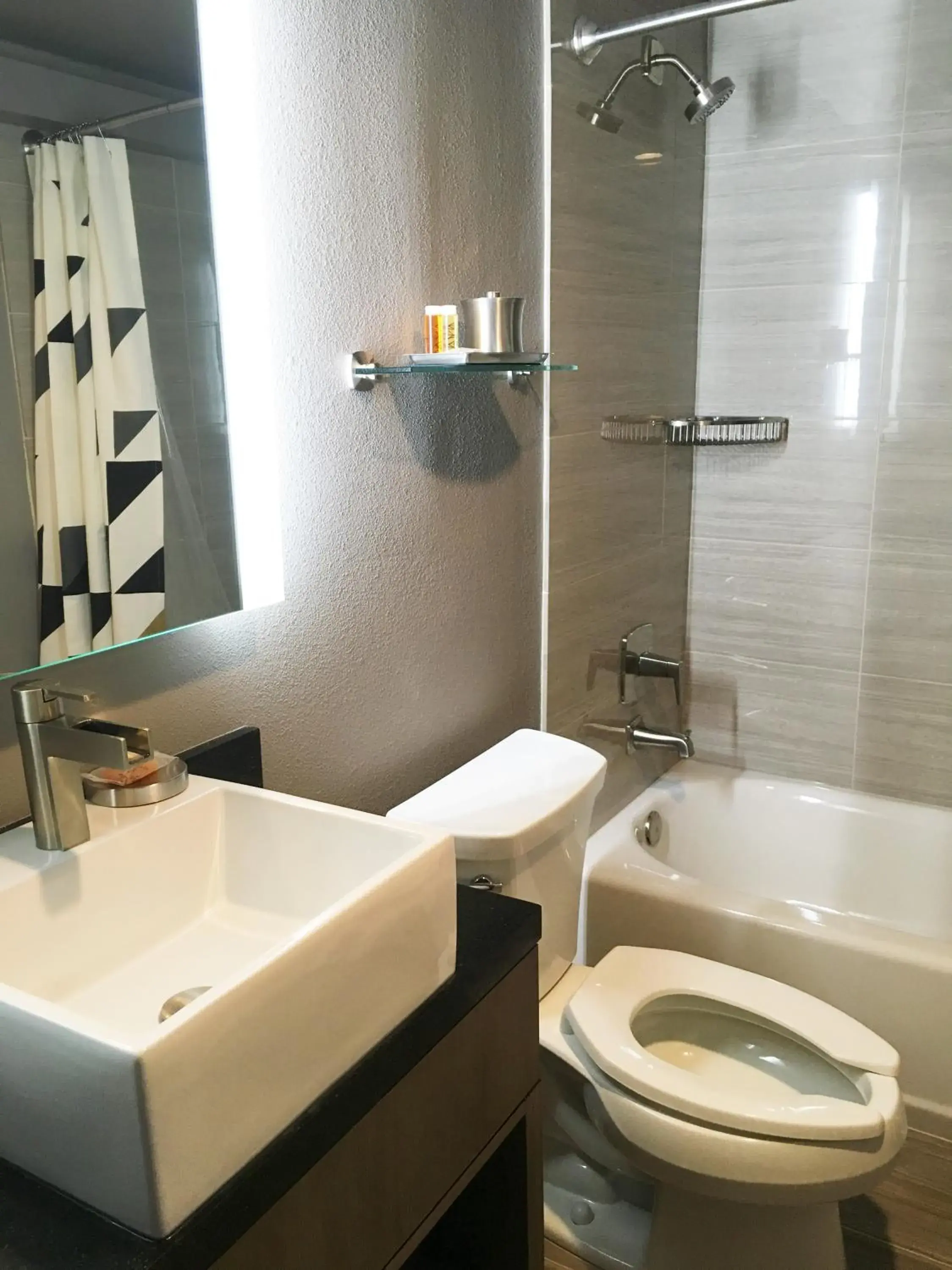 Bathroom in Arden Star Hotel