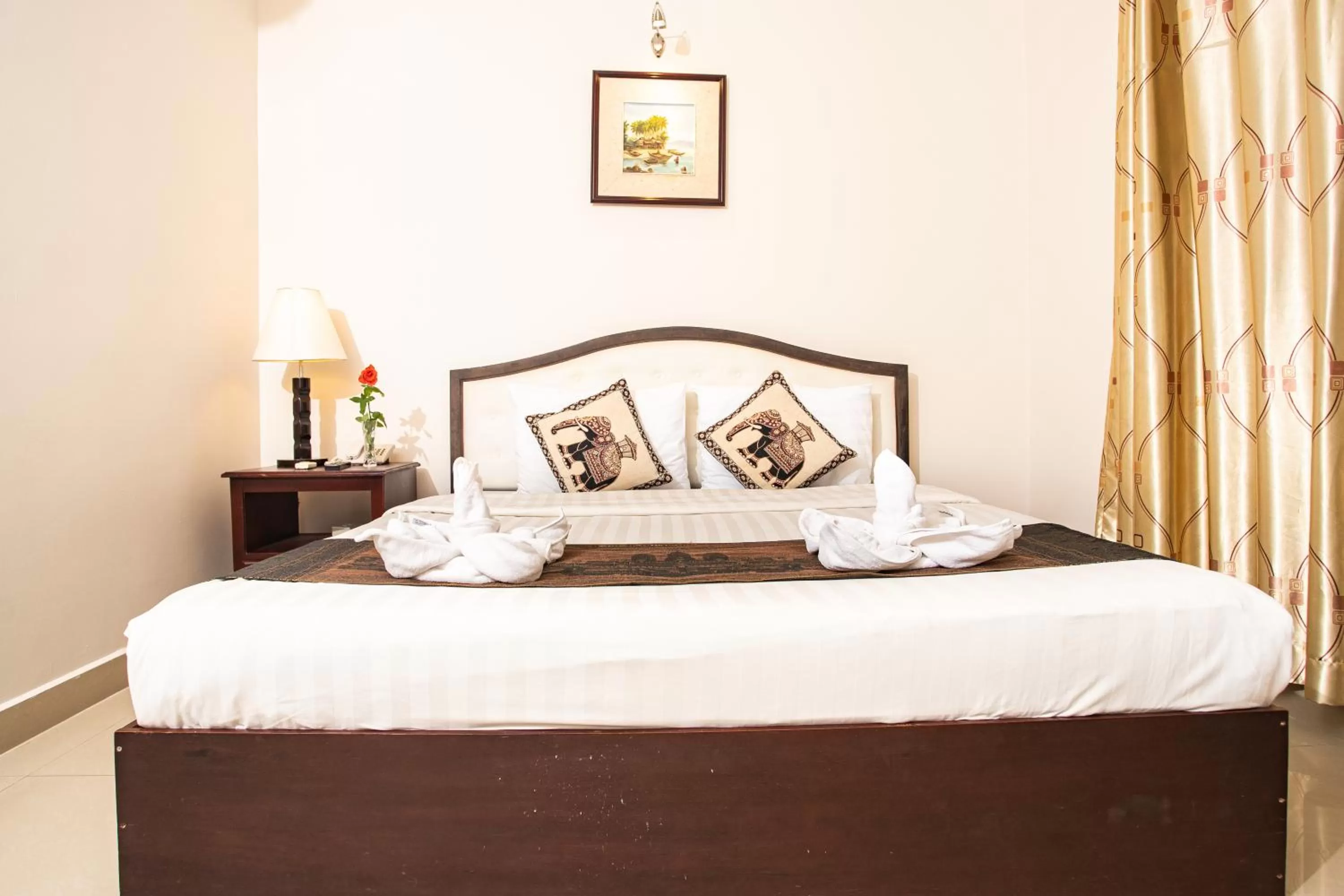 Bed in Silver Mounts Hotel