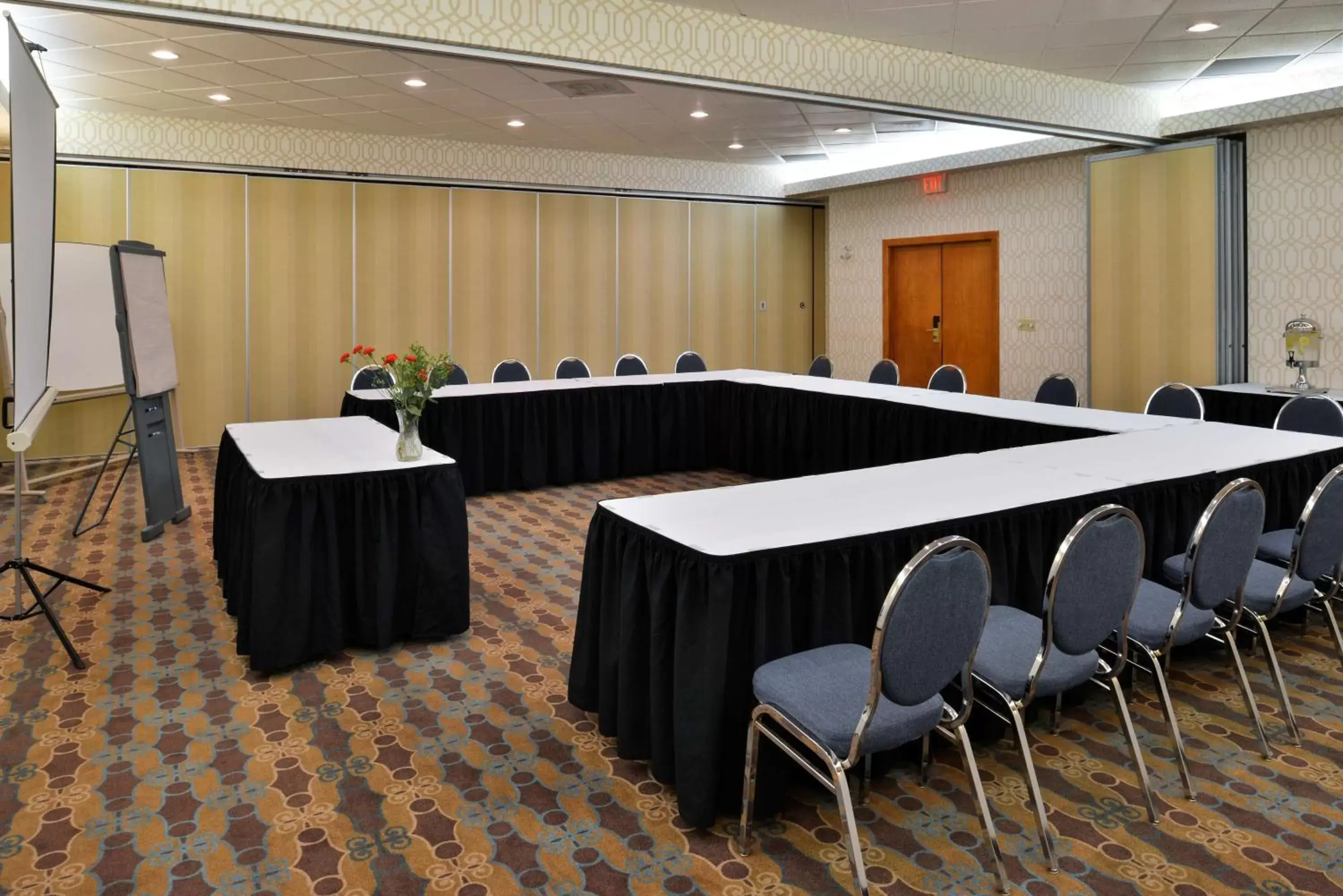 Meeting/conference room in Hampton Inn & Suites by Hilton Calgary University NW