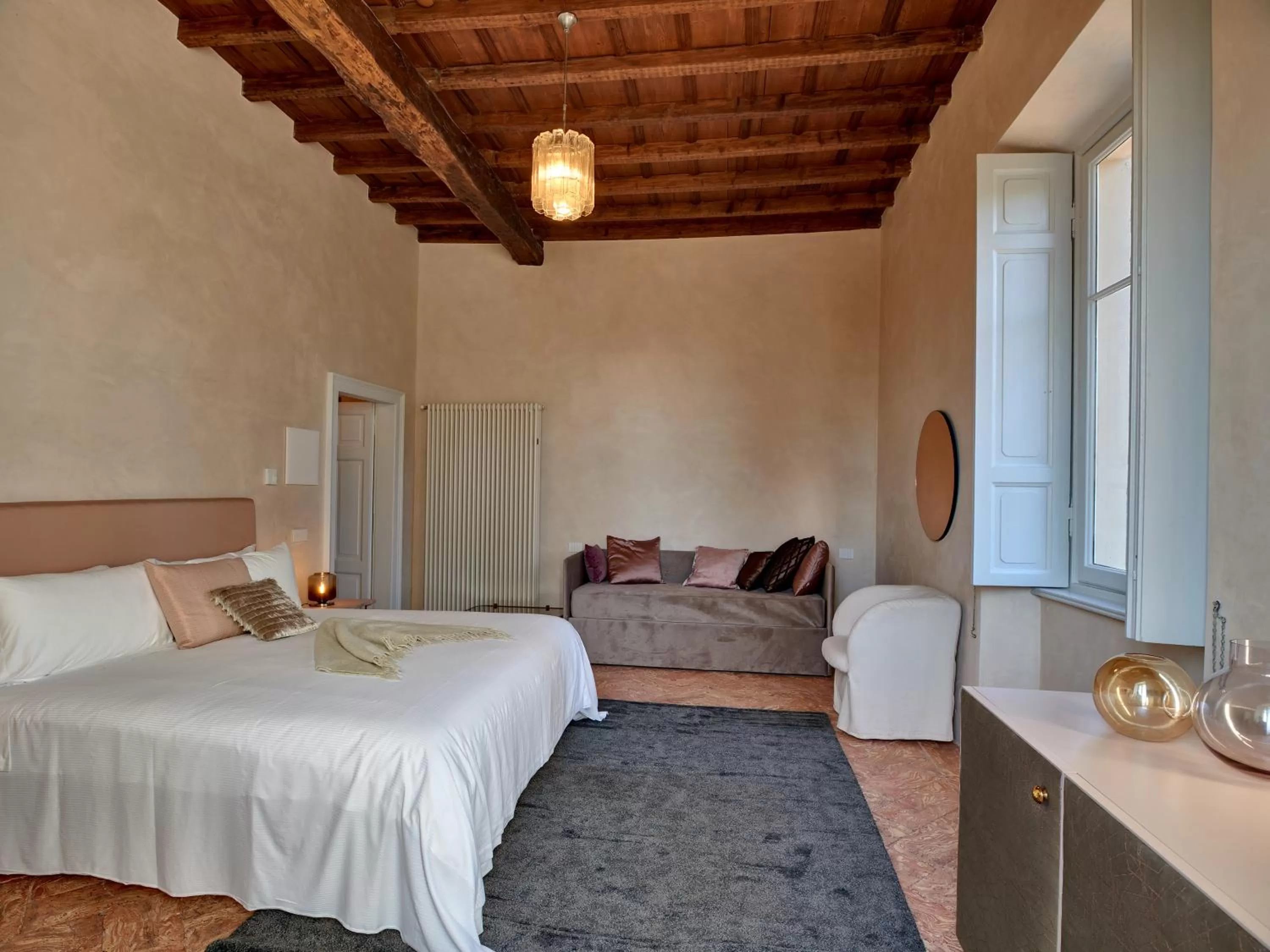 Bedroom, Bed in Dandelion Como Suites & Park