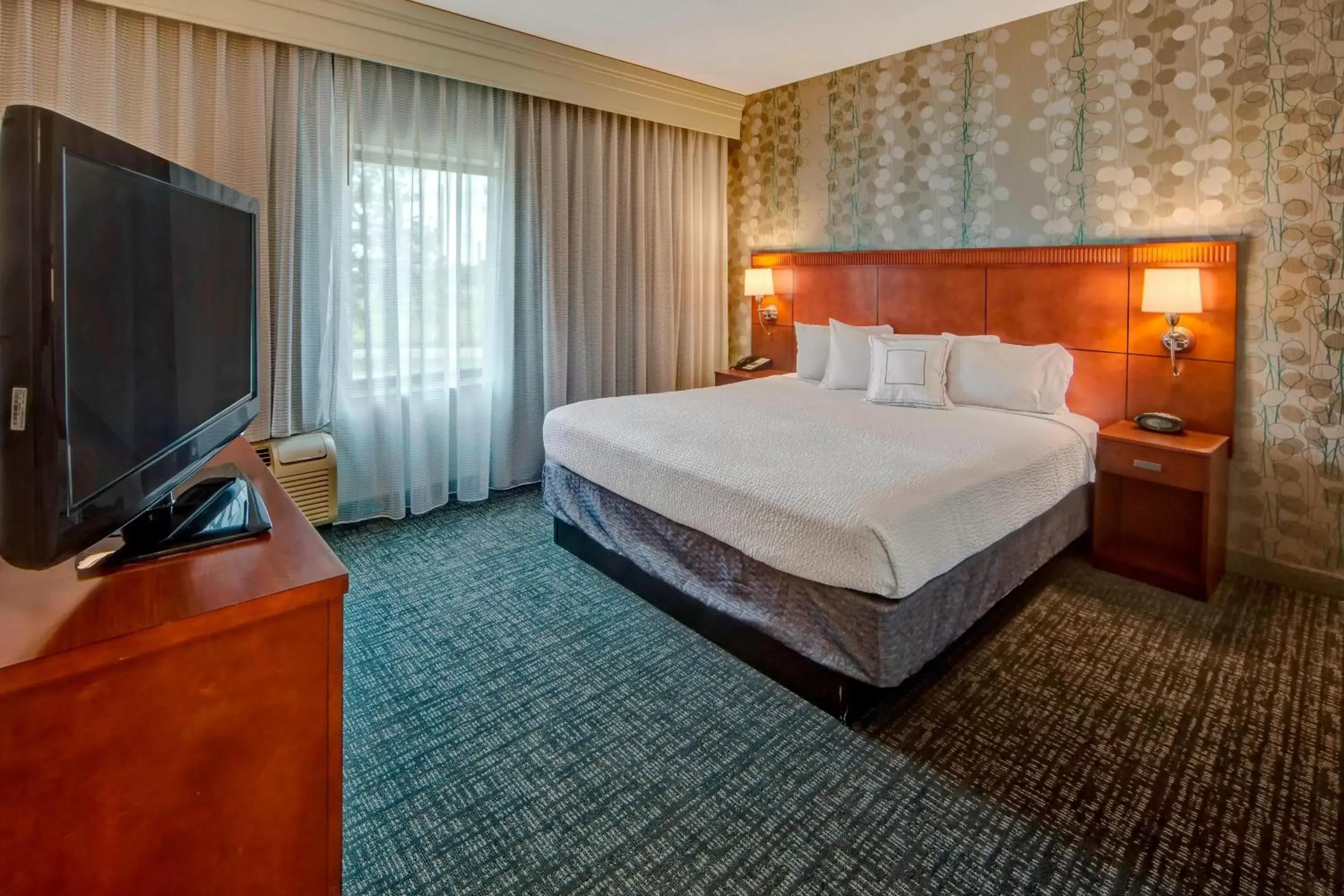 Photo of the whole room, Bed in Courtyard by Marriott Memphis Southaven