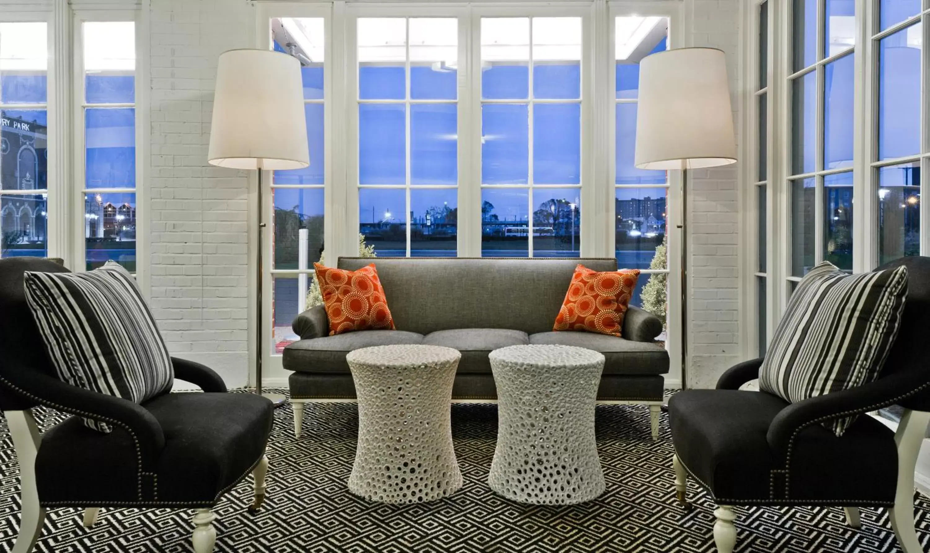 Seating Area in Berkeley Oceanfront Hotel