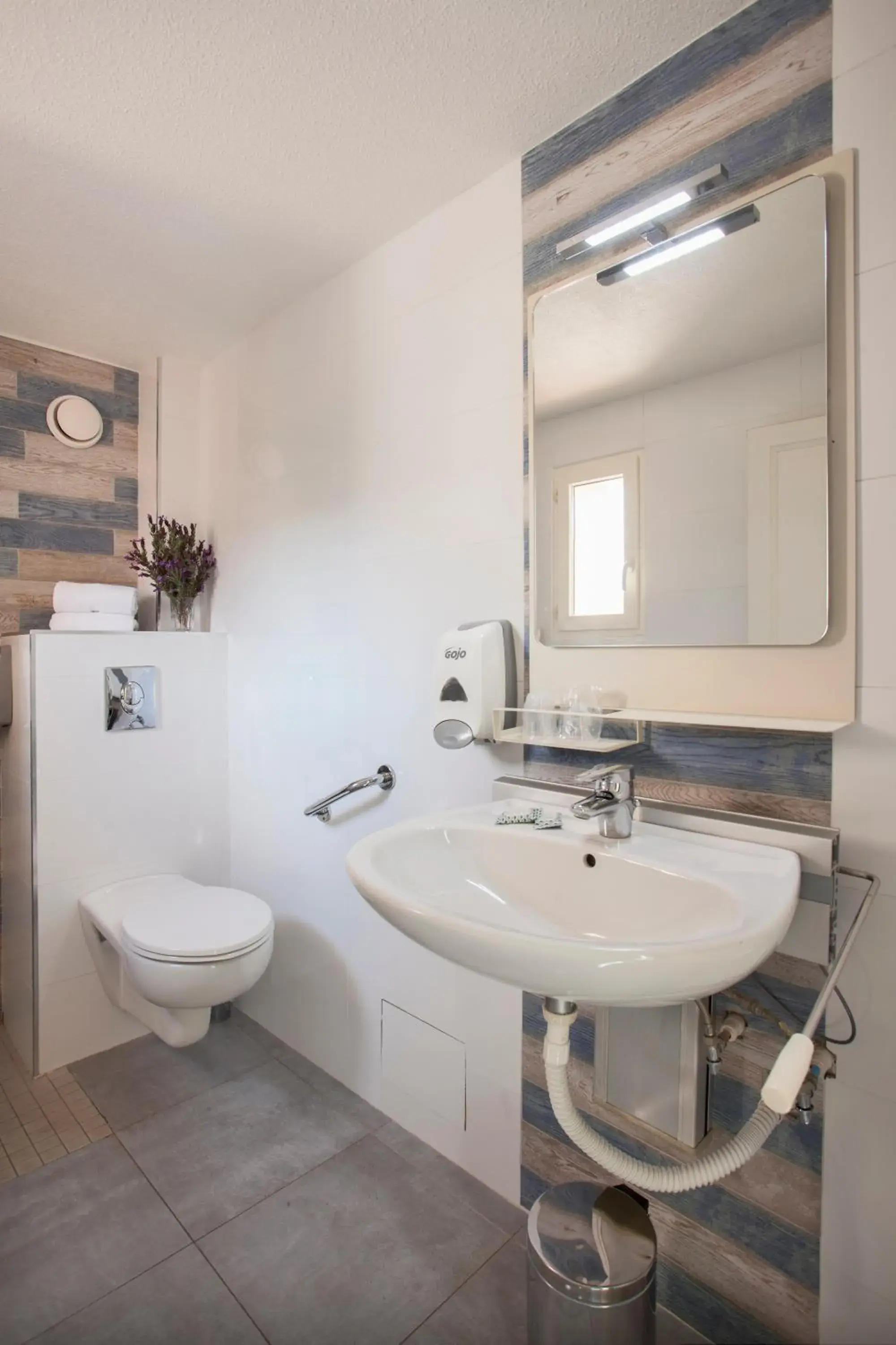 Single Room - Disability Access in Le Neptune & Spa Single Room - Disability Access in Le Neptune & Spa