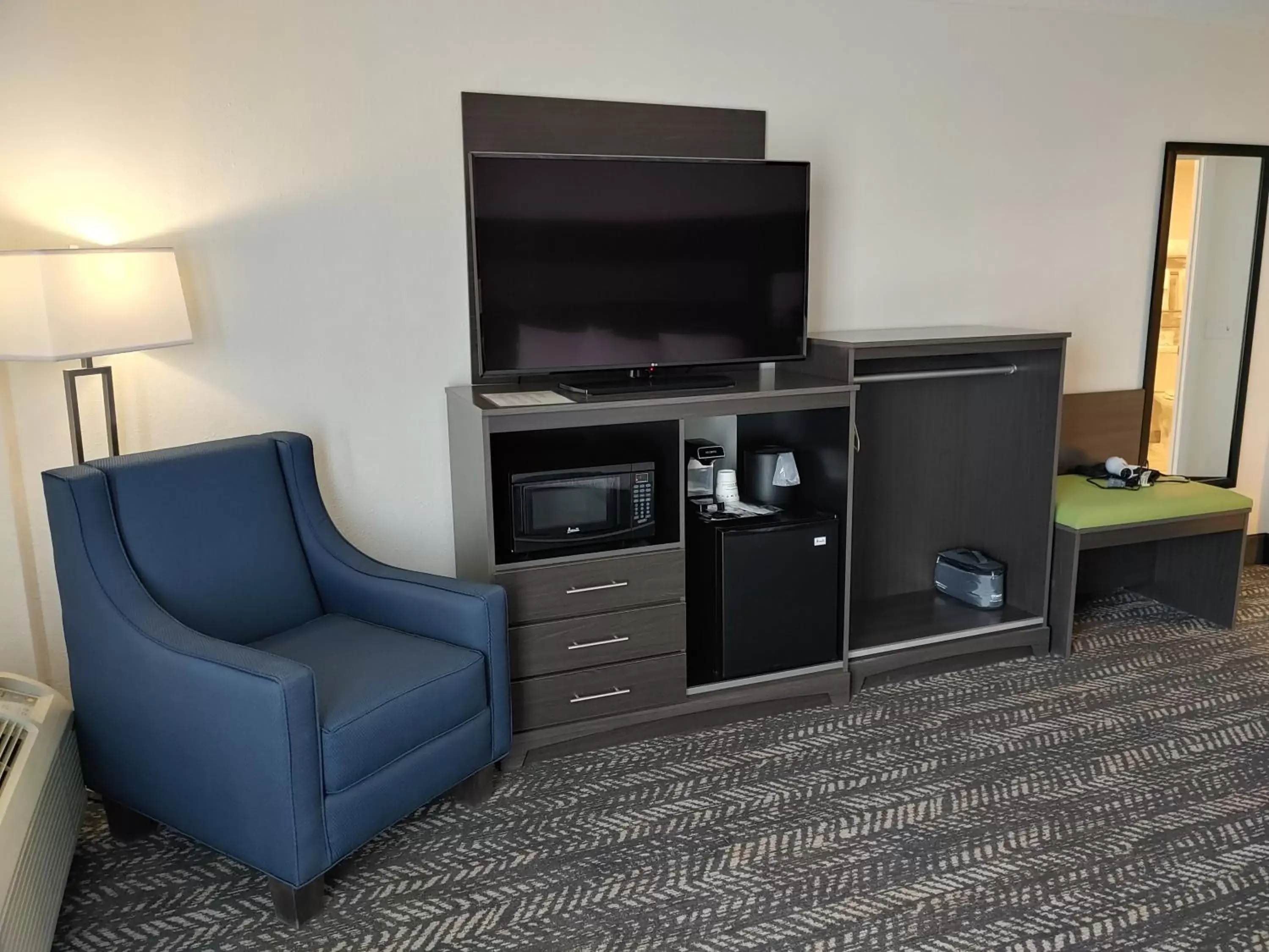 TV and multimedia, TV/Entertainment Center in Best Western Plus Wausau Tower Inn