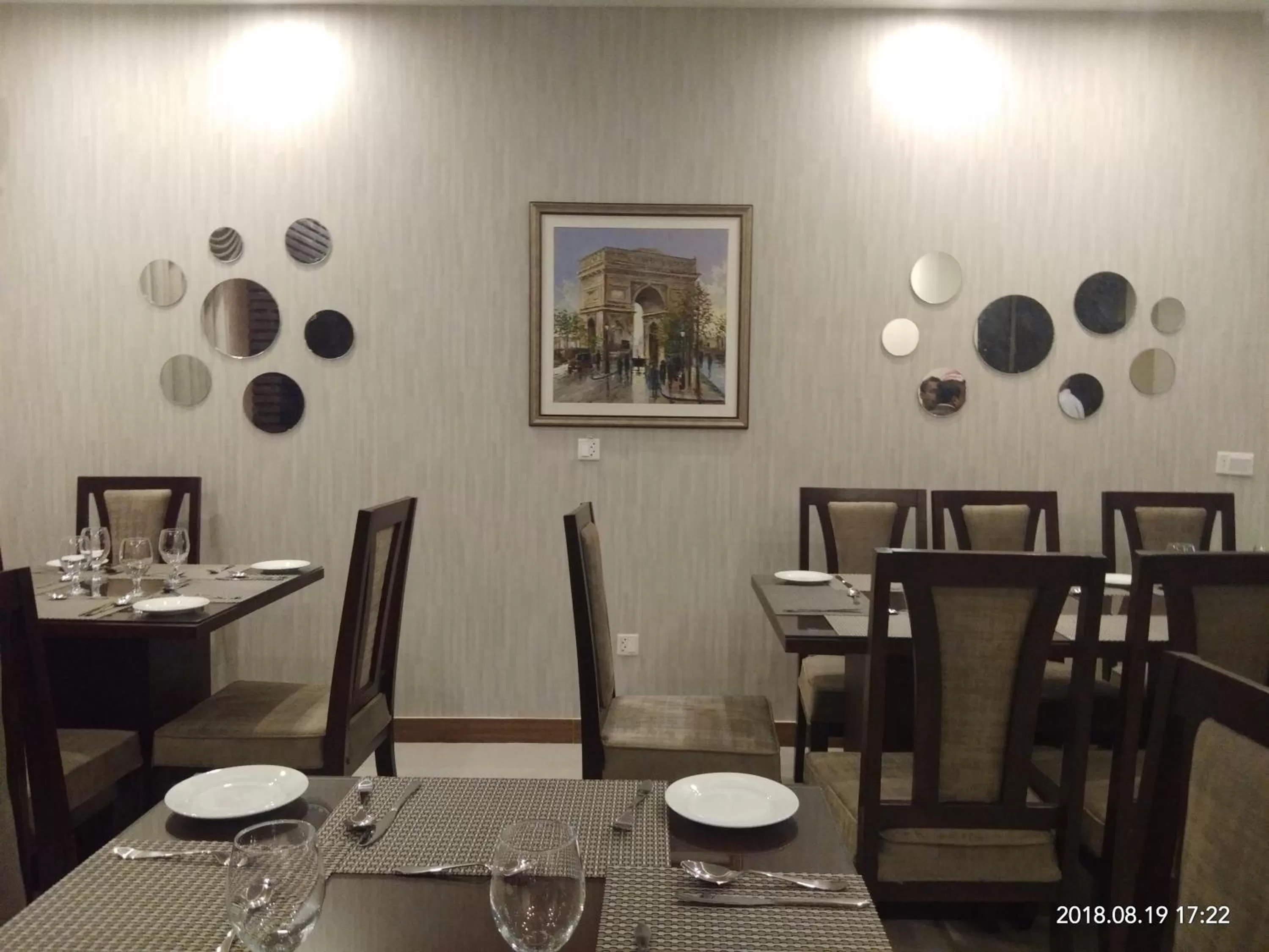 Restaurant/places to eat in S Chalet Multan