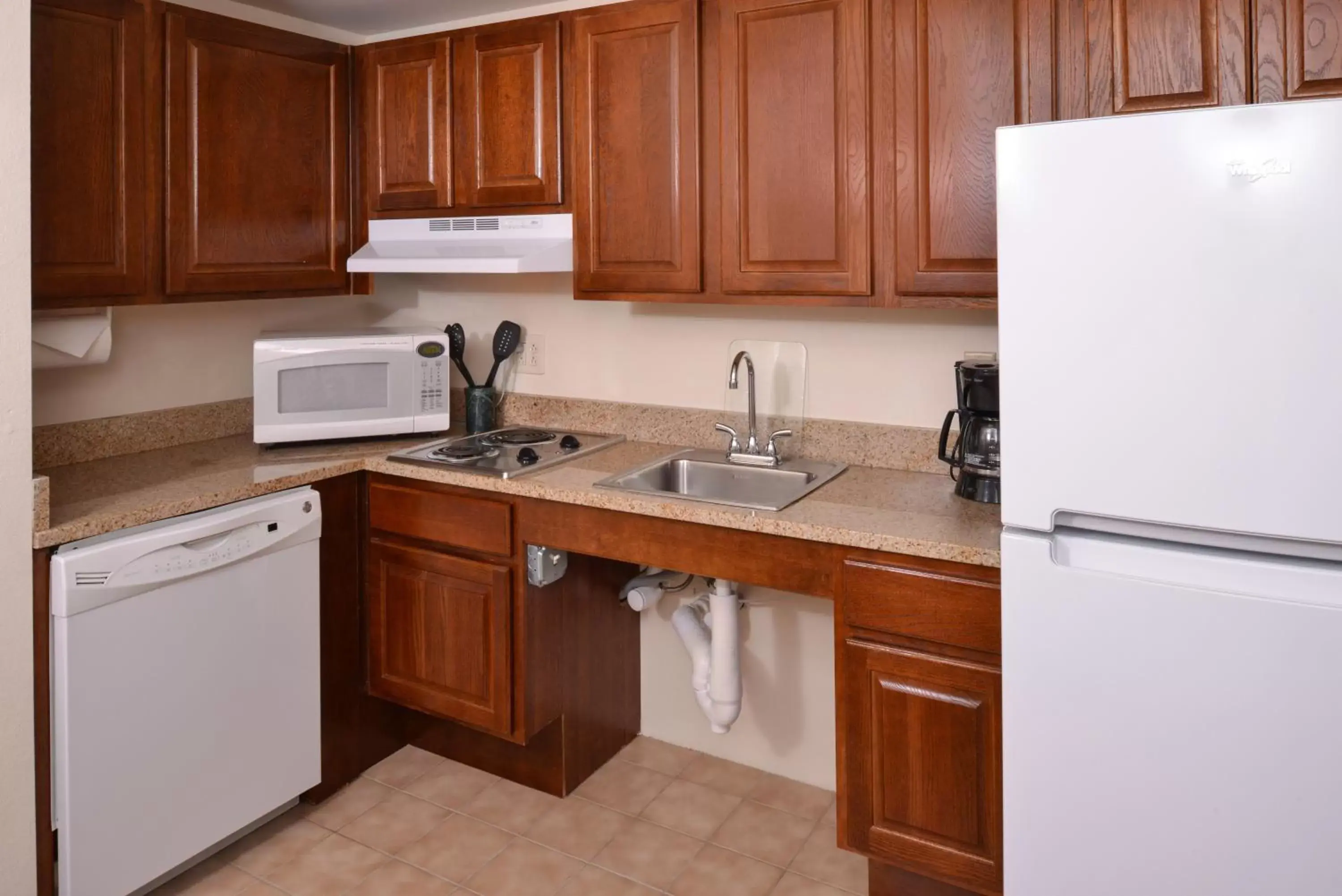 Photo of the whole room, Kitchen/Kitchenette in Staybridge Suites Indianapolis-Airport, an IHG Hotel