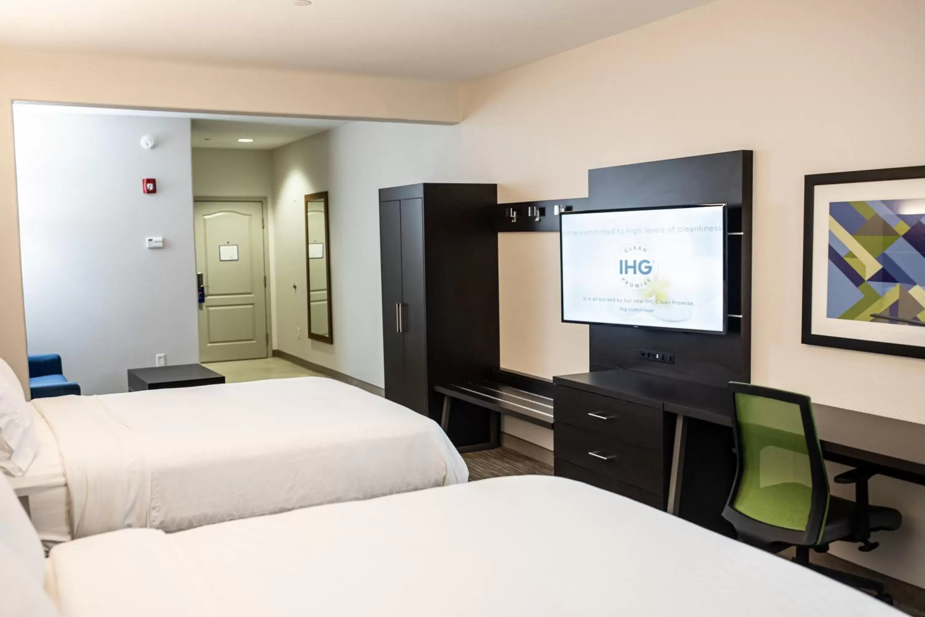 Photo of the whole room, Bed in Holiday Inn Express Hotel & Suites Greenville, an IHG Hotel