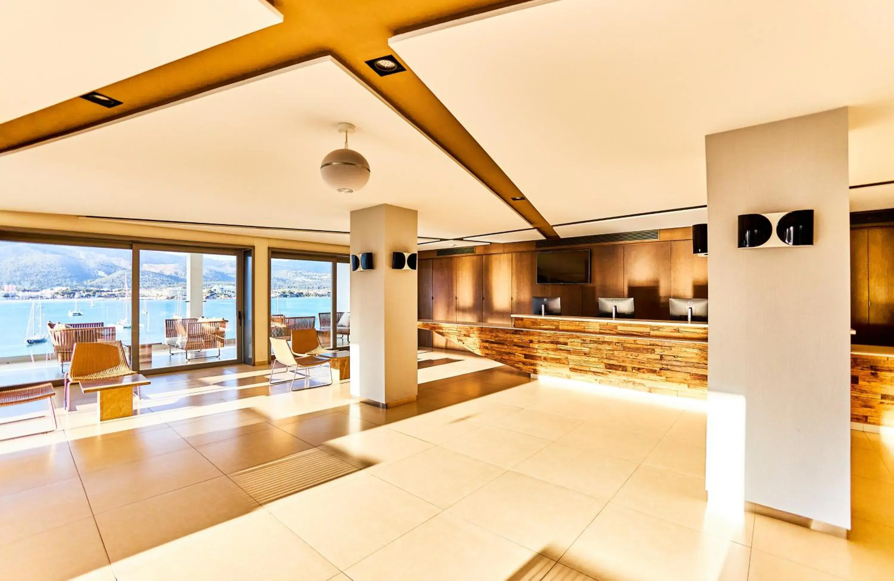 Living room, Lobby/Reception in Leonardo Royal Hotel Mallorca
