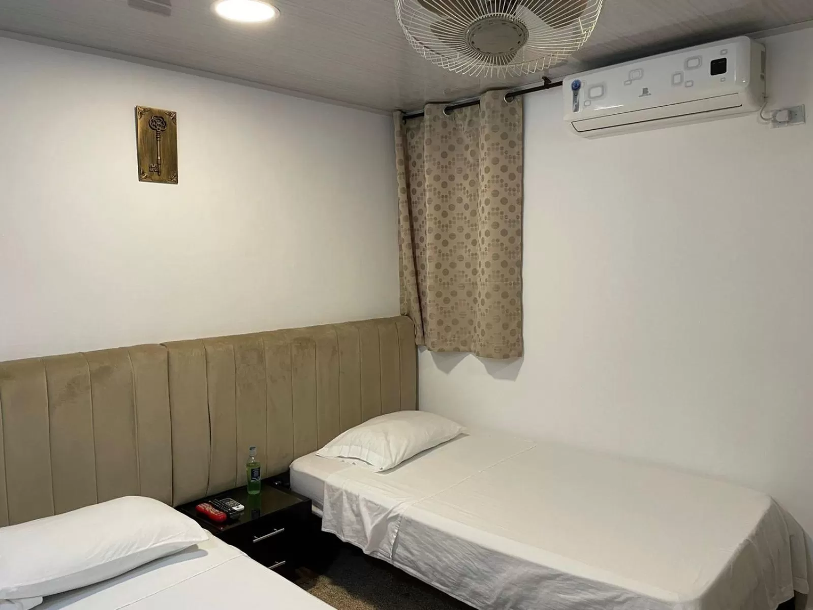 Property building, Bed in Hotel Balop