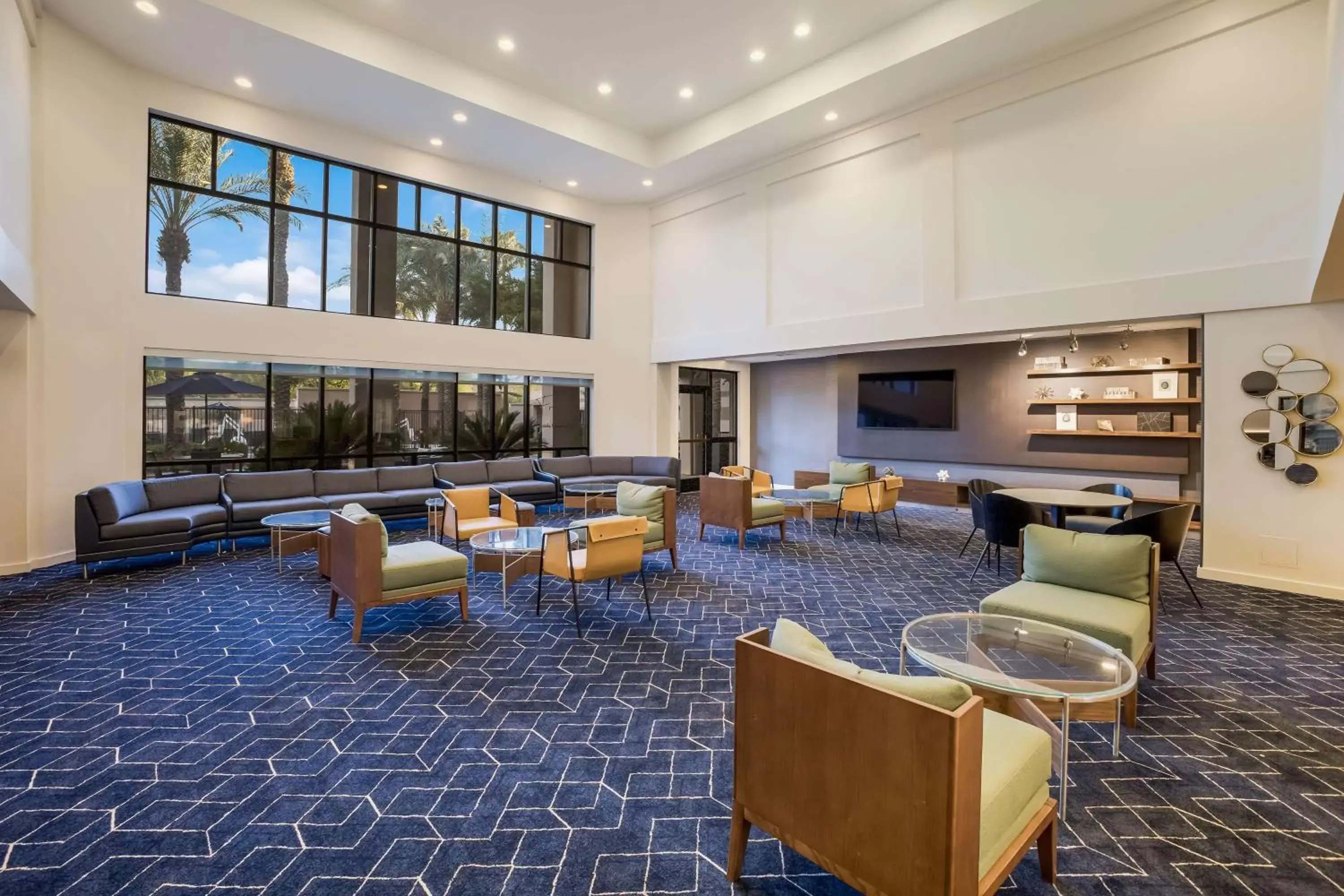 Lobby or reception in Sonesta Select Phoenix Chandler