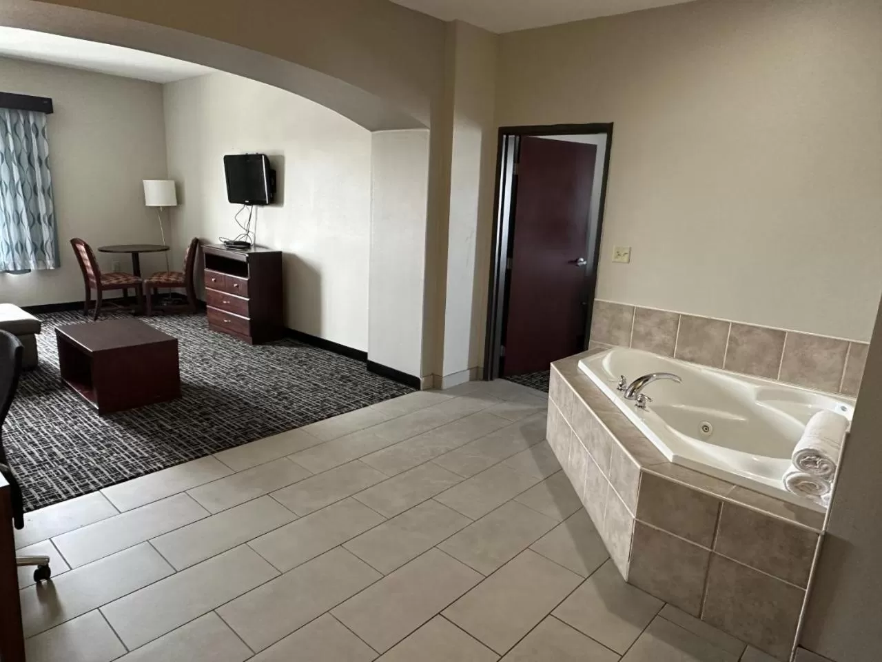 Hot Tub in La Quinta by Wyndham Oklahoma City -Yukon