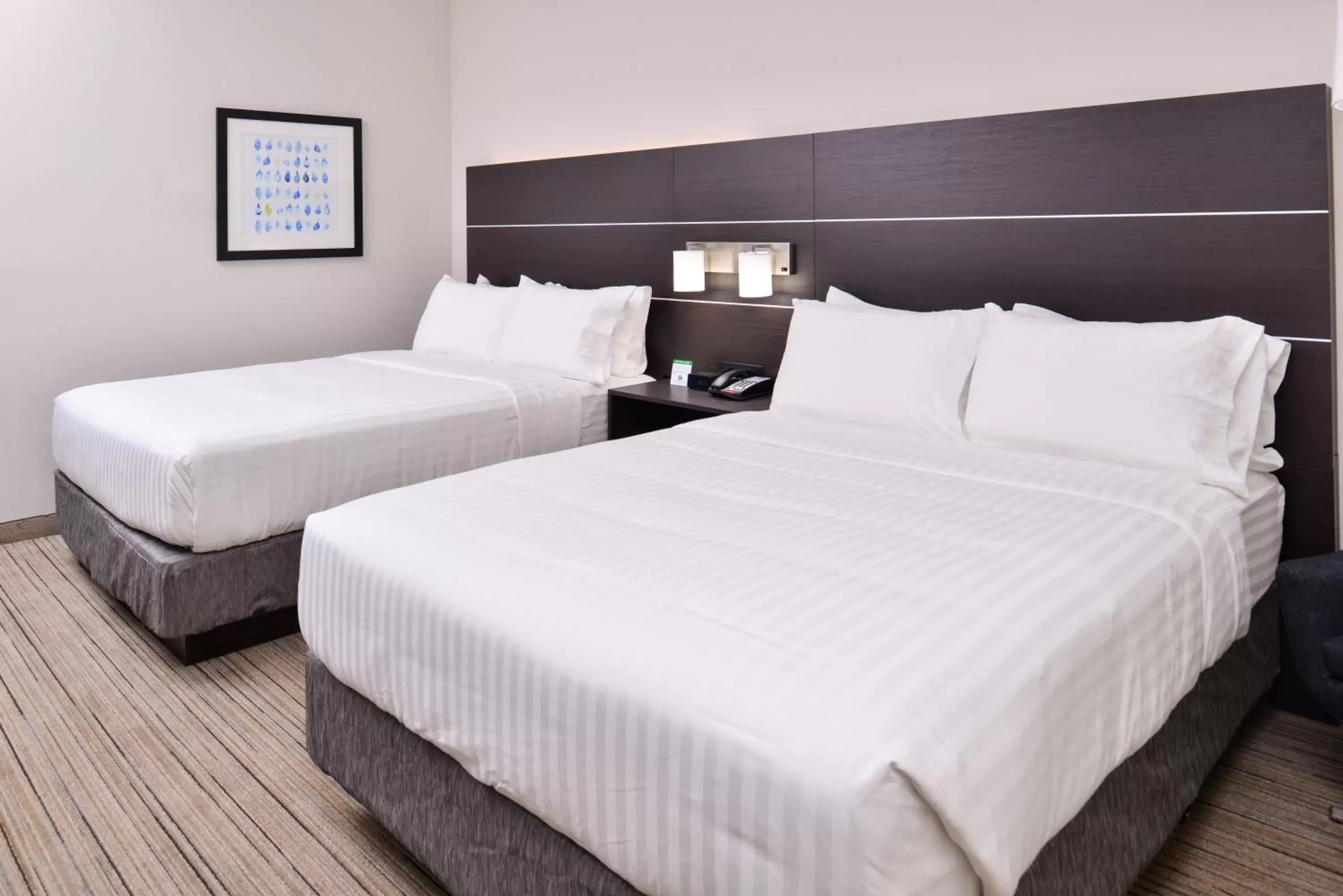 Bed in Holiday Inn Express - Bethlehem, an IHG Hotel