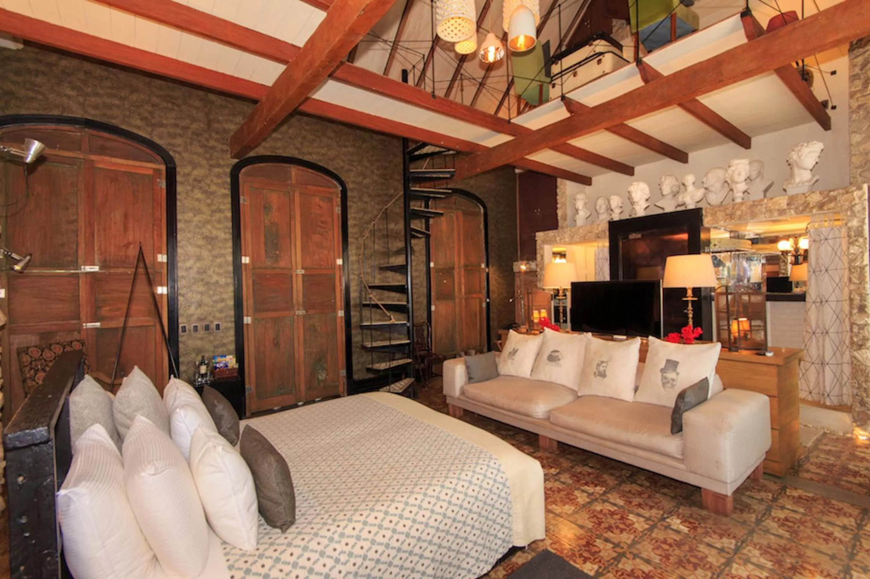 Living room, Bed in Hotel Casa Lola Deluxe Gallery