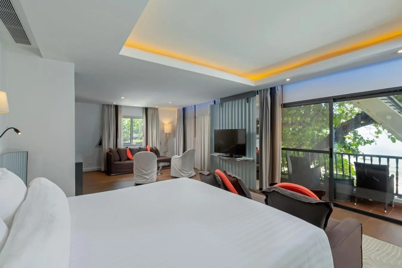 Bed in The Boathouse Phuket-SHA Plus