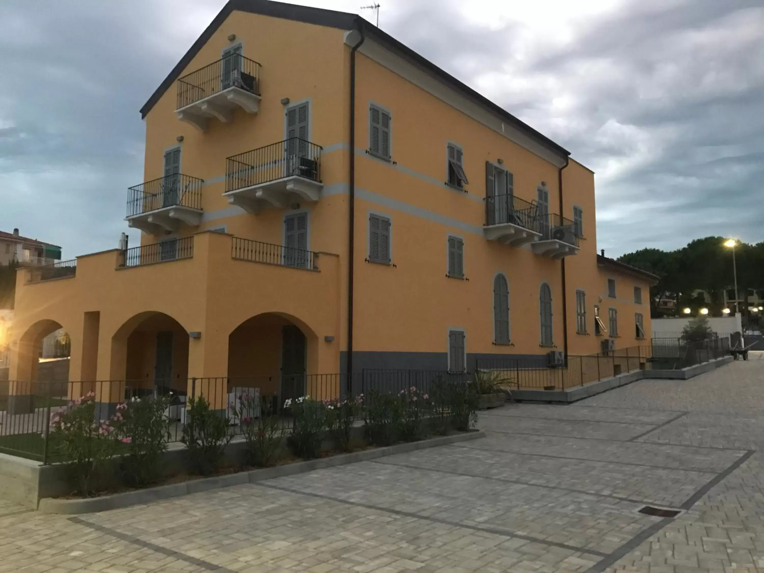 Property Building in Villa Canepa