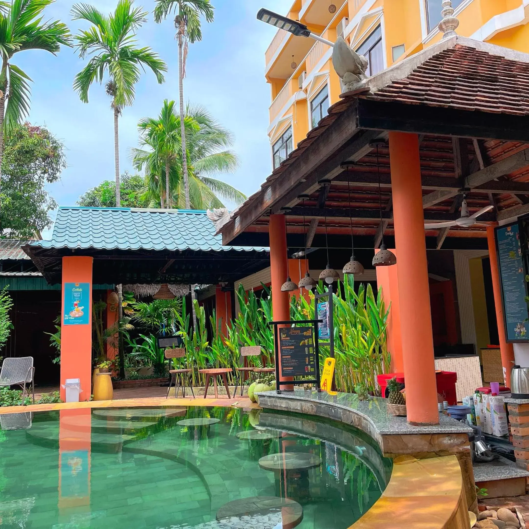 Pool view, Swimming Pool in Central Indochine D'angkor Hotel