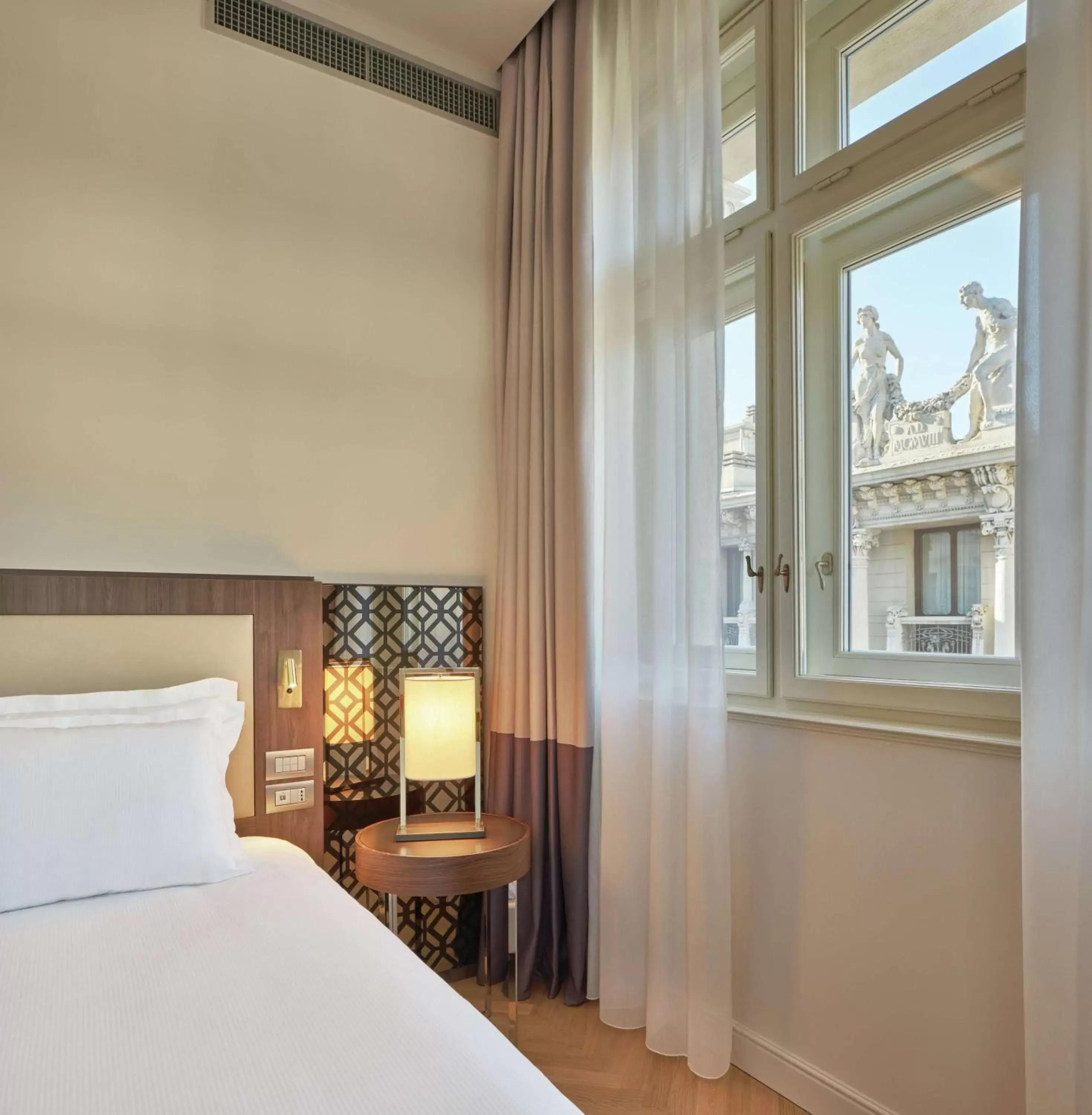 Bed in DoubleTree By Hilton Trieste