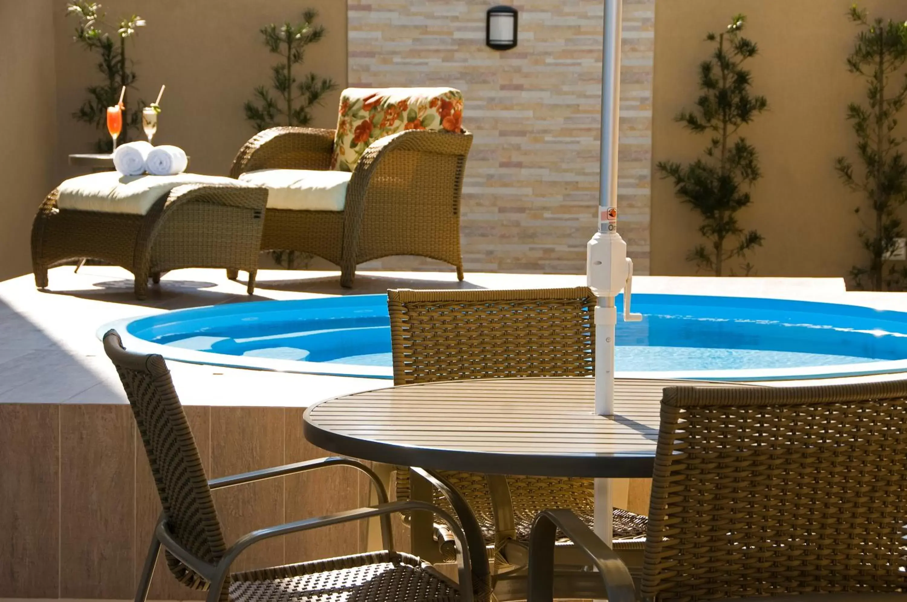 Swimming Pool in BH Jaraguá Hotel - Antes Bristol