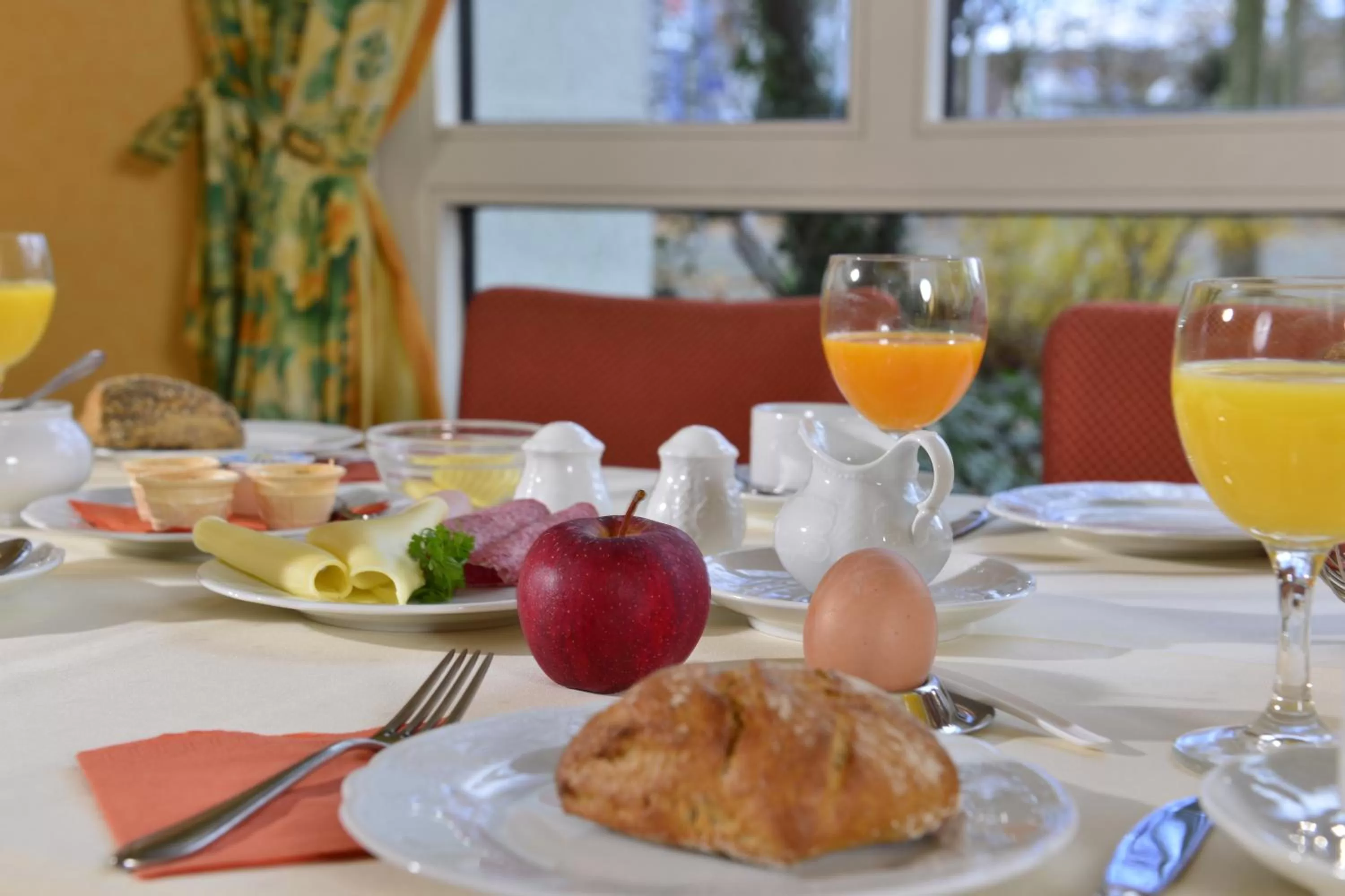 Breakfast in PLAZA INN Leonberg