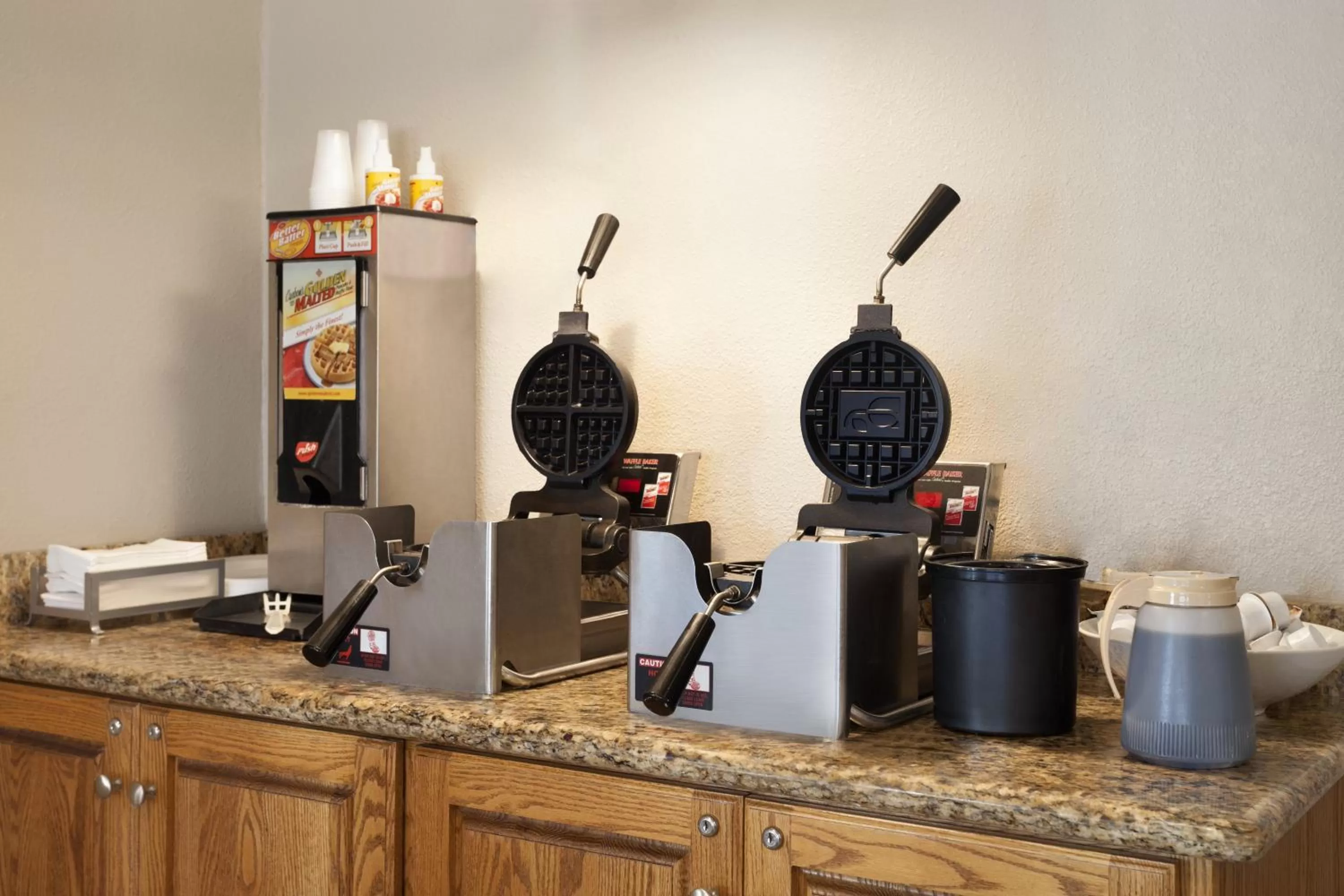 Buffet breakfast in Best Western Harmony Inn Fort Dodge Iowa