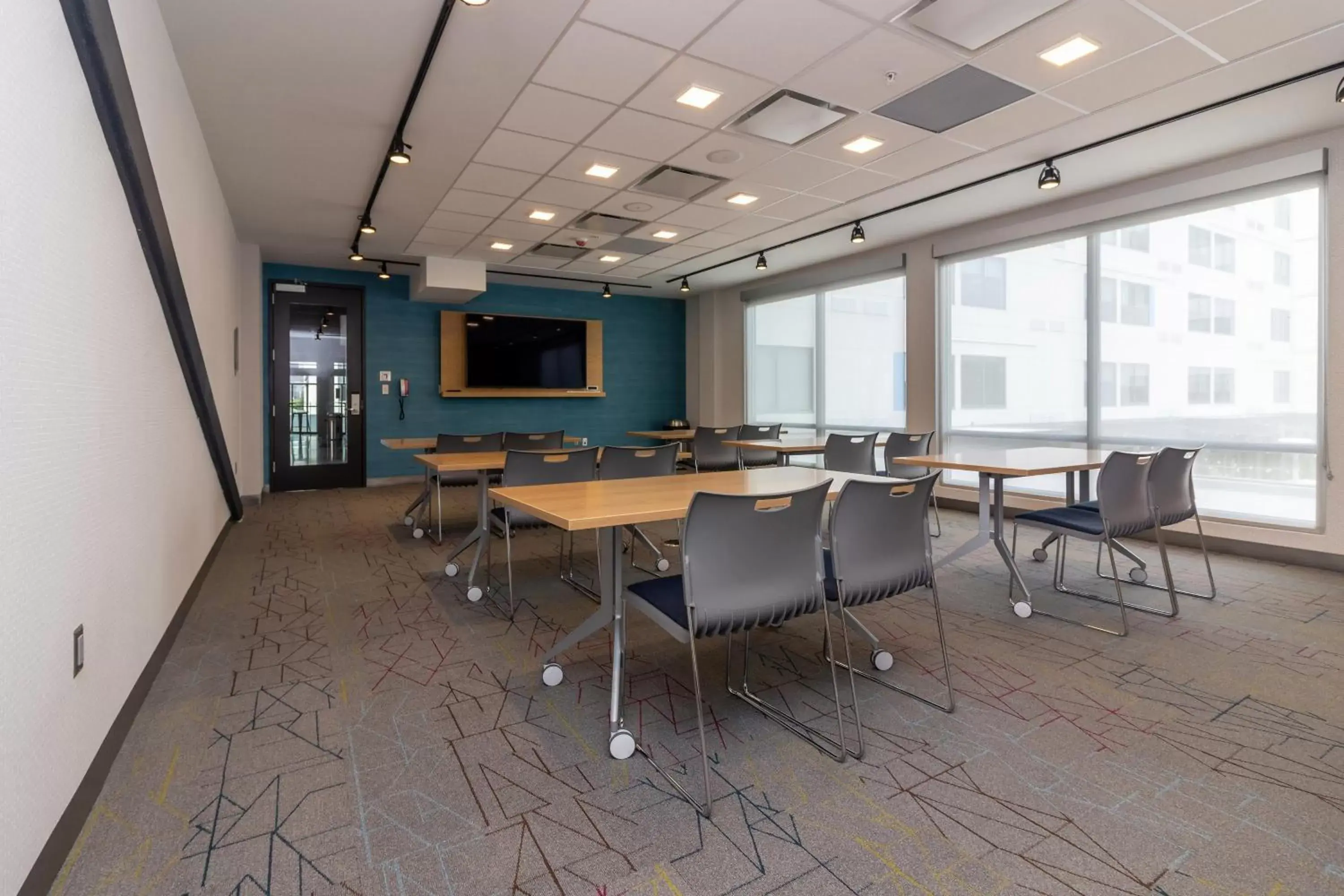 Meeting/conference room in Aloft St. Louis Cortex