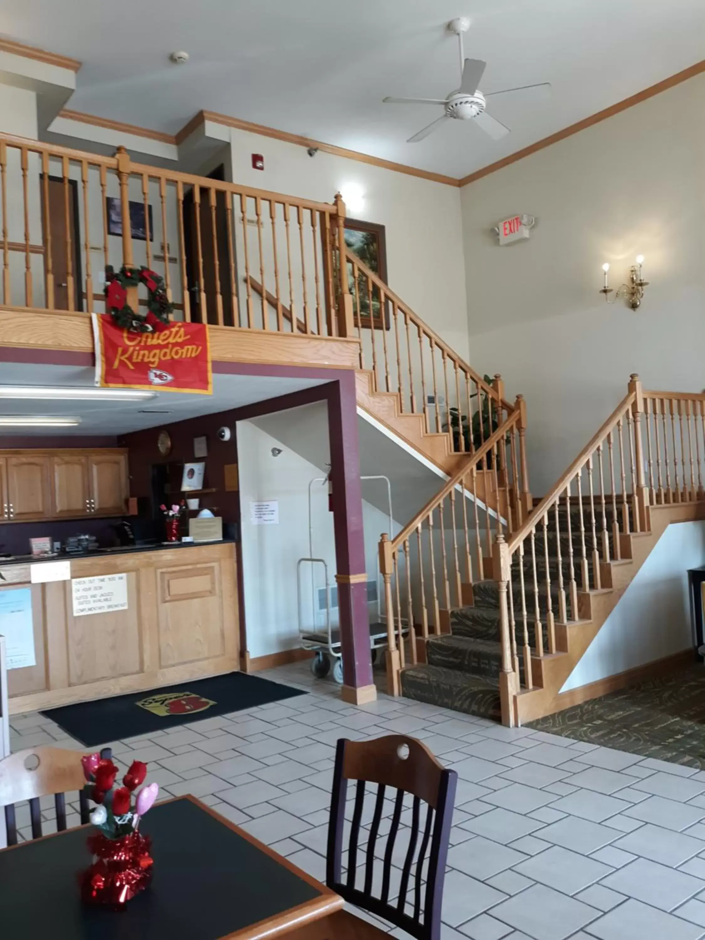 Lobby or reception in Super 8 by Wyndham Mound City Lobby or reception in Super 8 by Wyndham Mound City