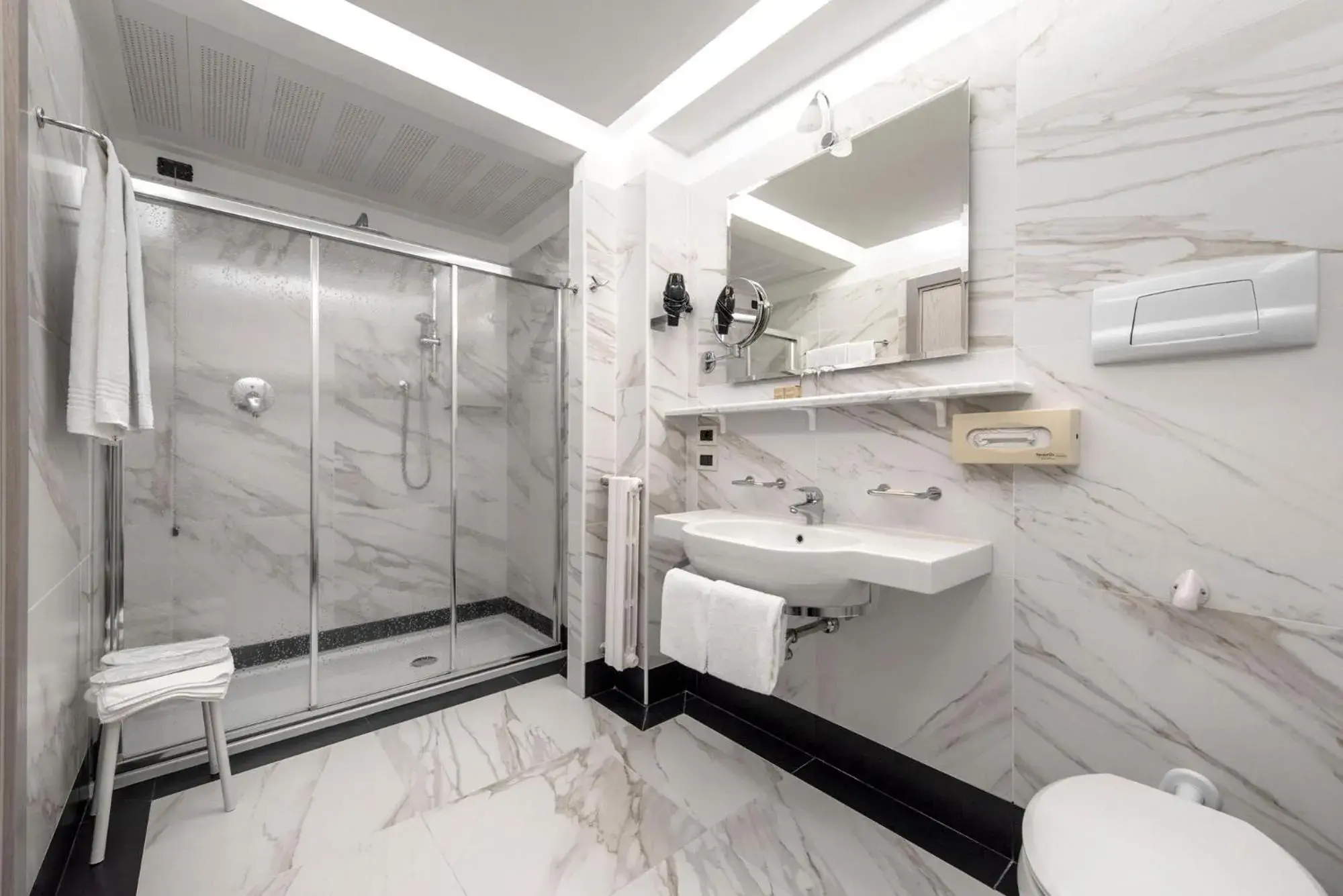 Bathroom in Apollo Terme Hotel