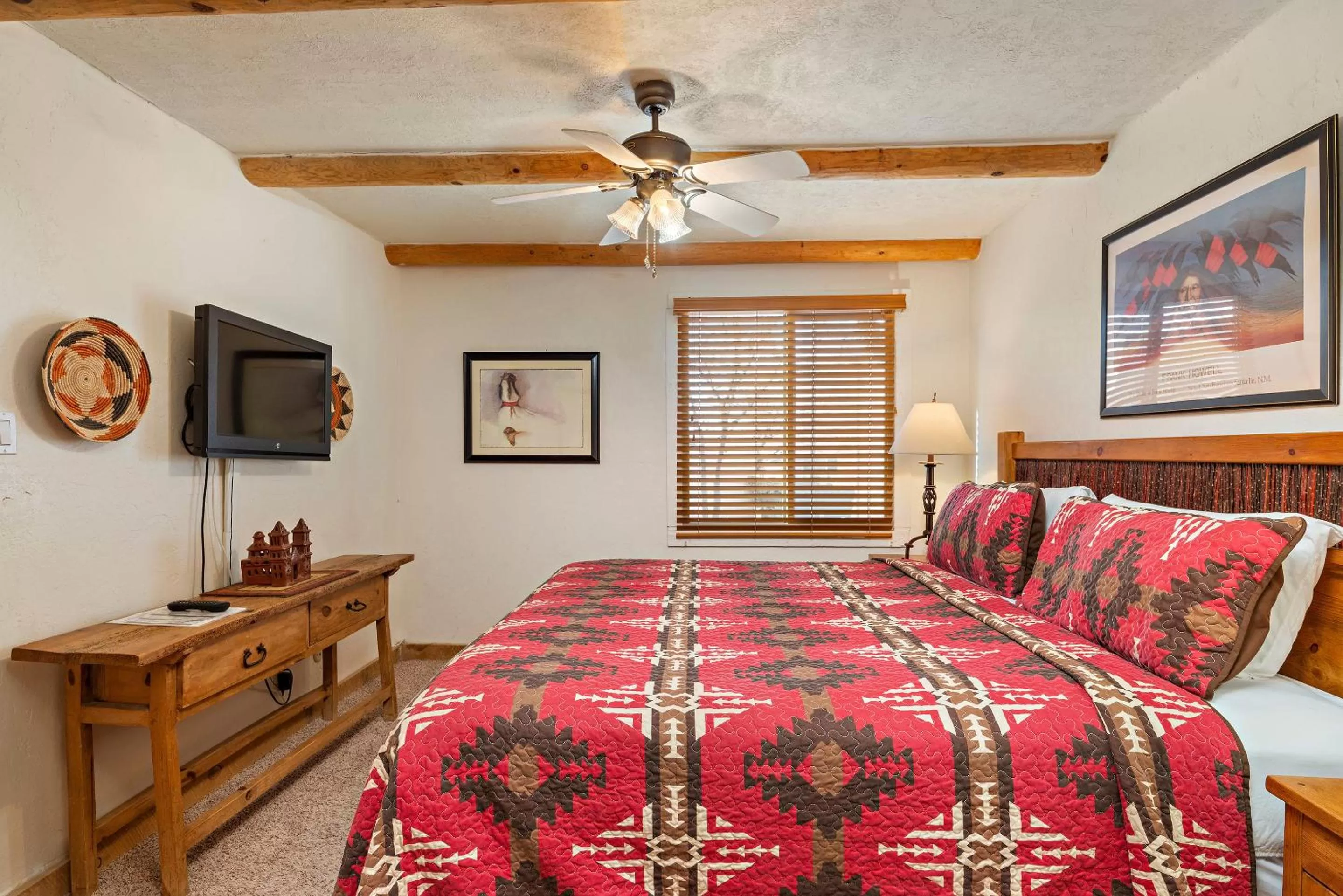 Bedroom, Bed in Fort Marcy Suites by All Seasons Resort Lodging