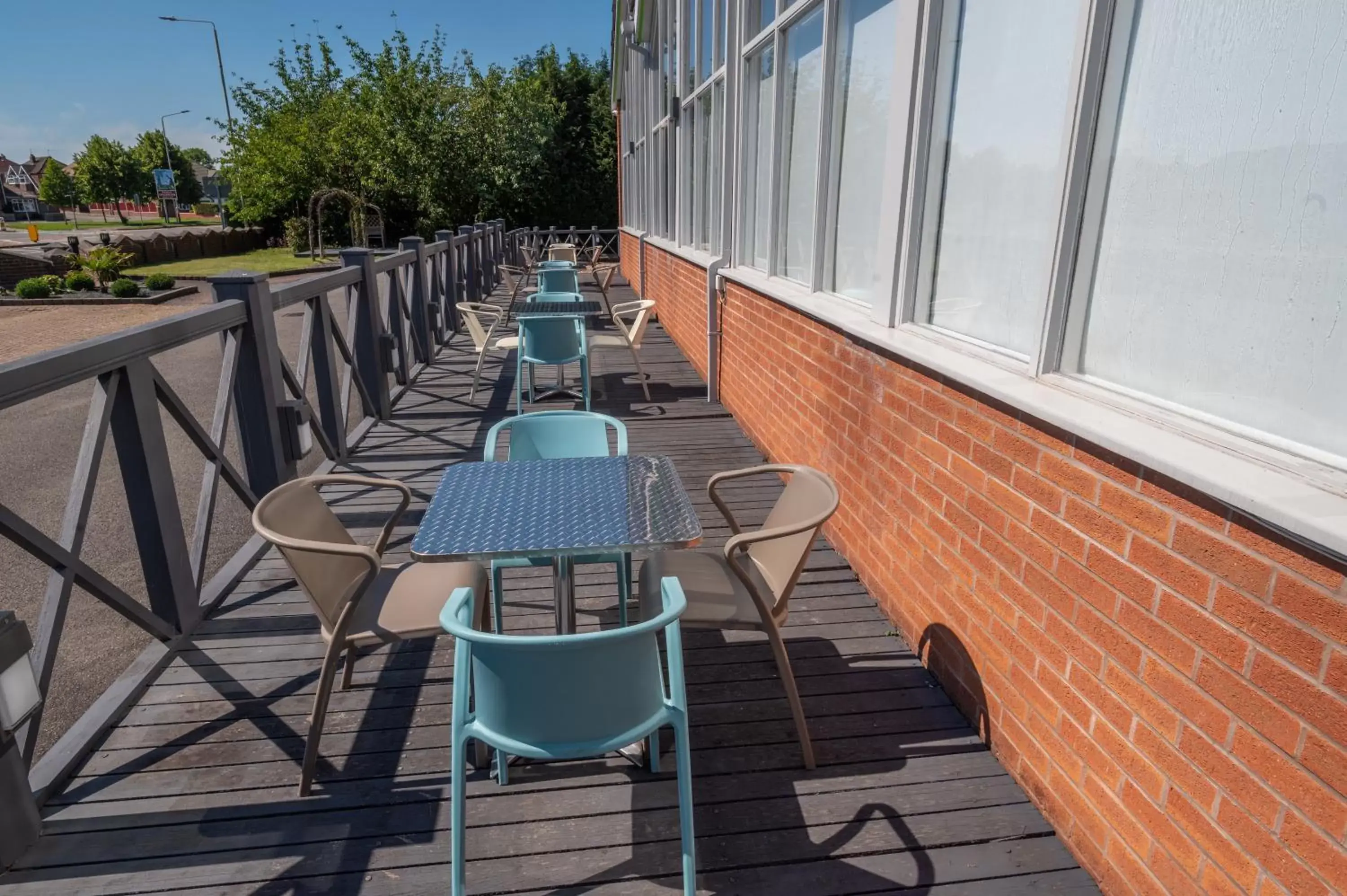 Restaurant/places to eat, Balcony/Terrace in Holiday Inn - Leicester - Wigston, an IHG Hotel