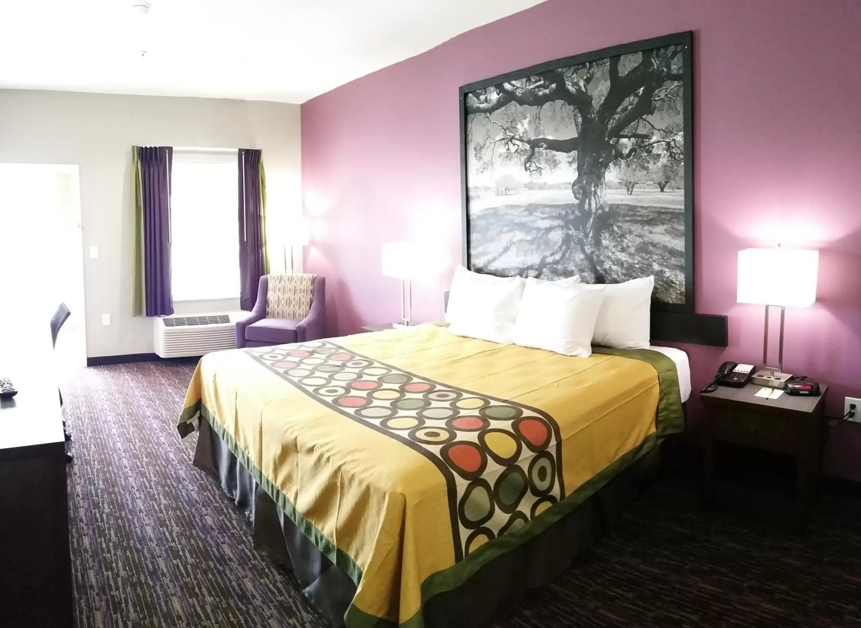 Photo of the whole room, Bed in Super 8 by Wyndham Carrizo Springs