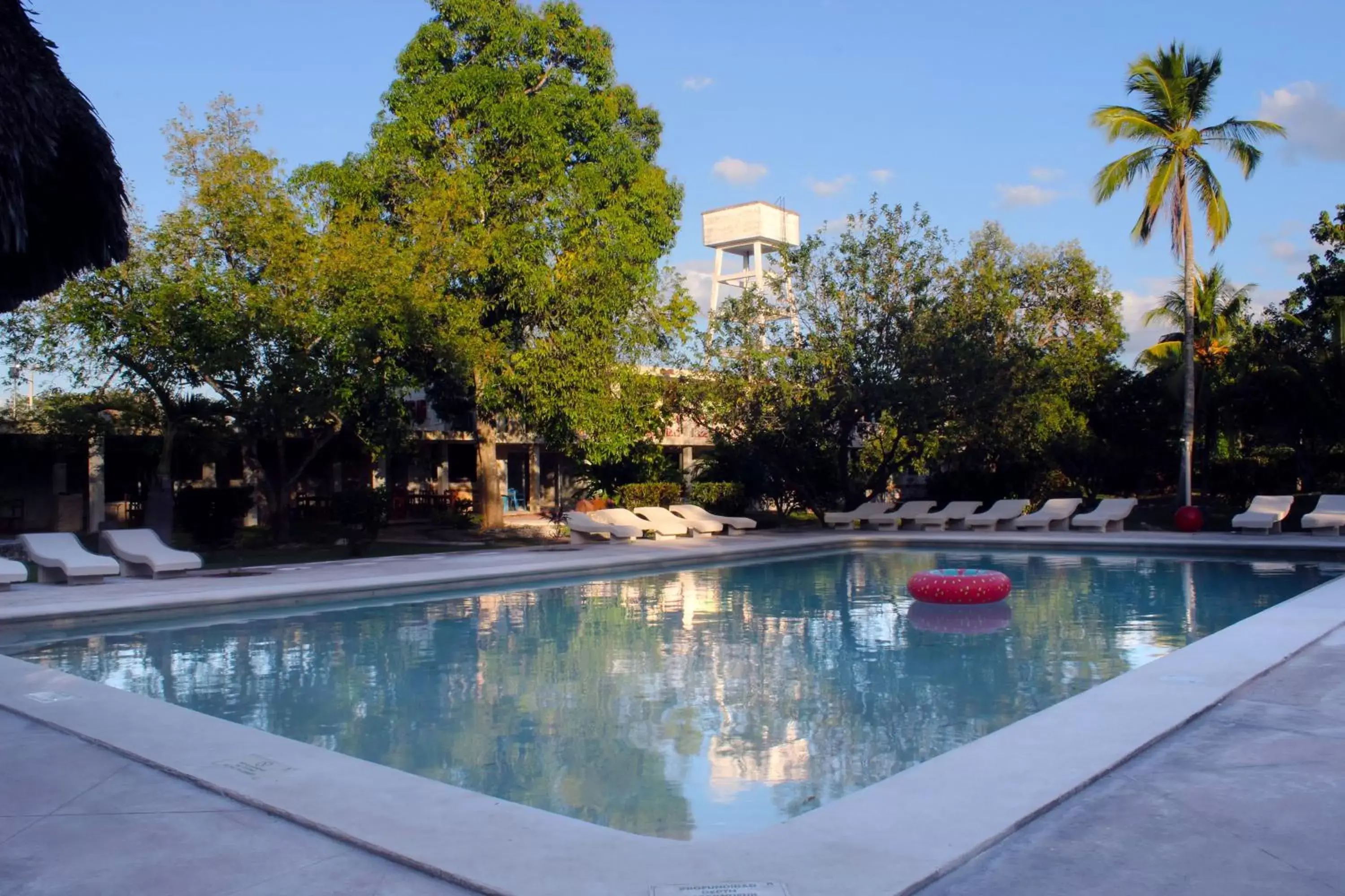 Swimming Pool in Hotel Puerta Chichen