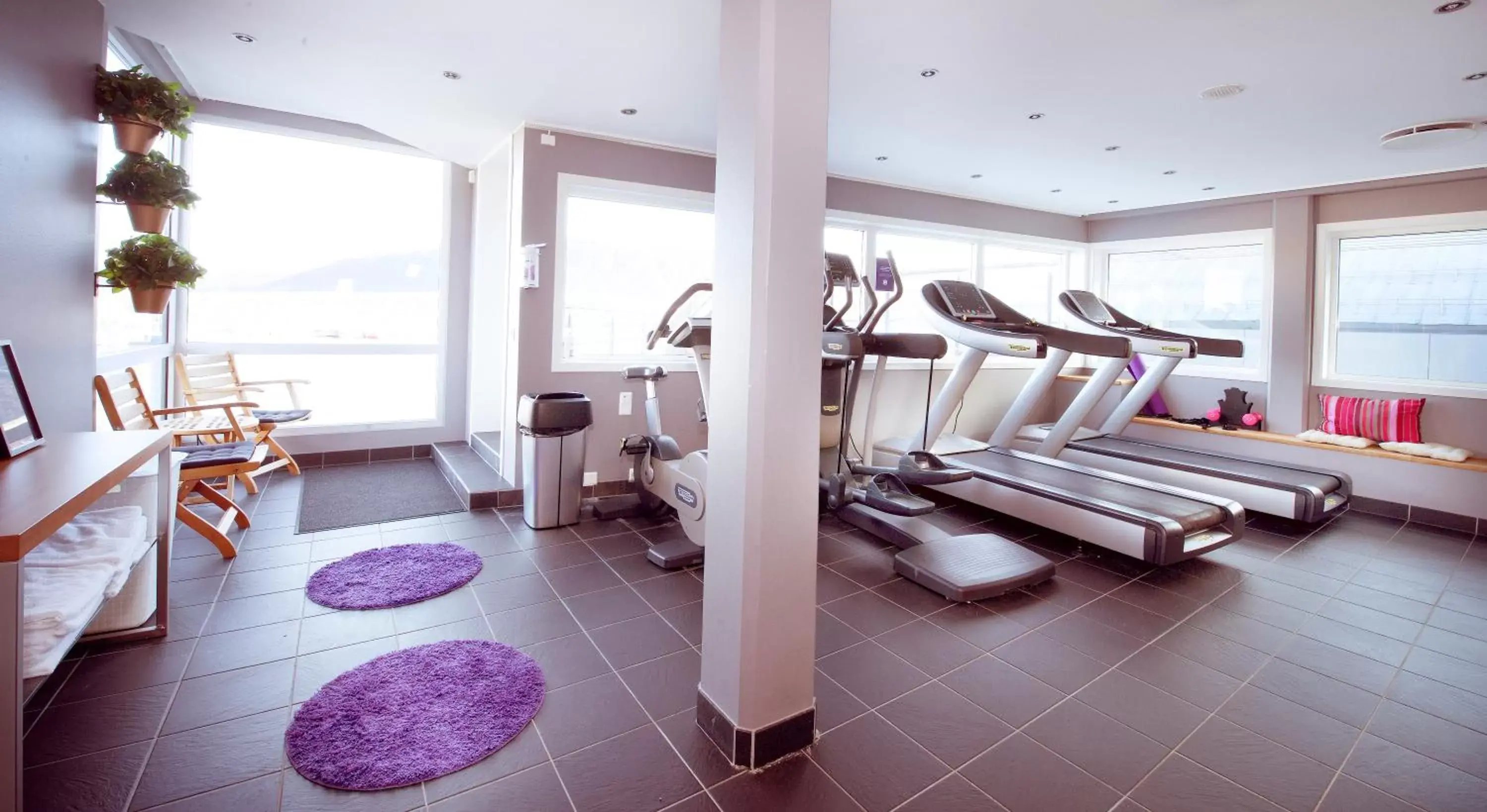 Fitness centre/facilities in Home Hotel Aurora Fitness centre/facilities in Home Hotel Aurora