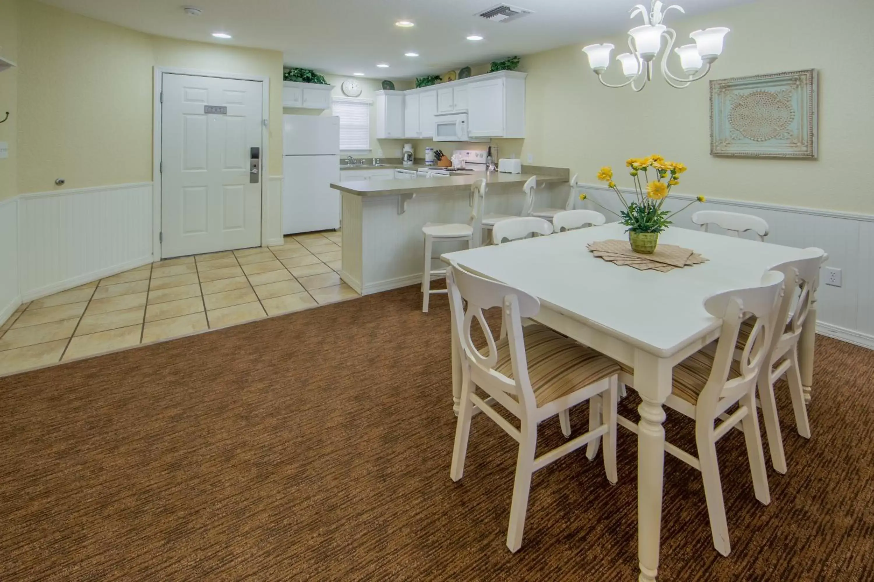 Photo of the whole room, Dining Area in Holiday Inn Club Vacations Apple Mountain Resort at Clarkesville