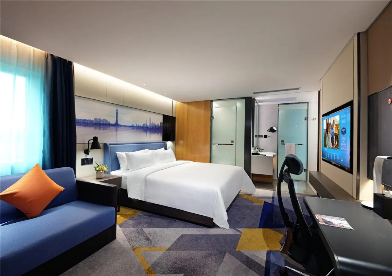 Bed in Hampton by Hilton Guangzhou Tianhe Sports Center